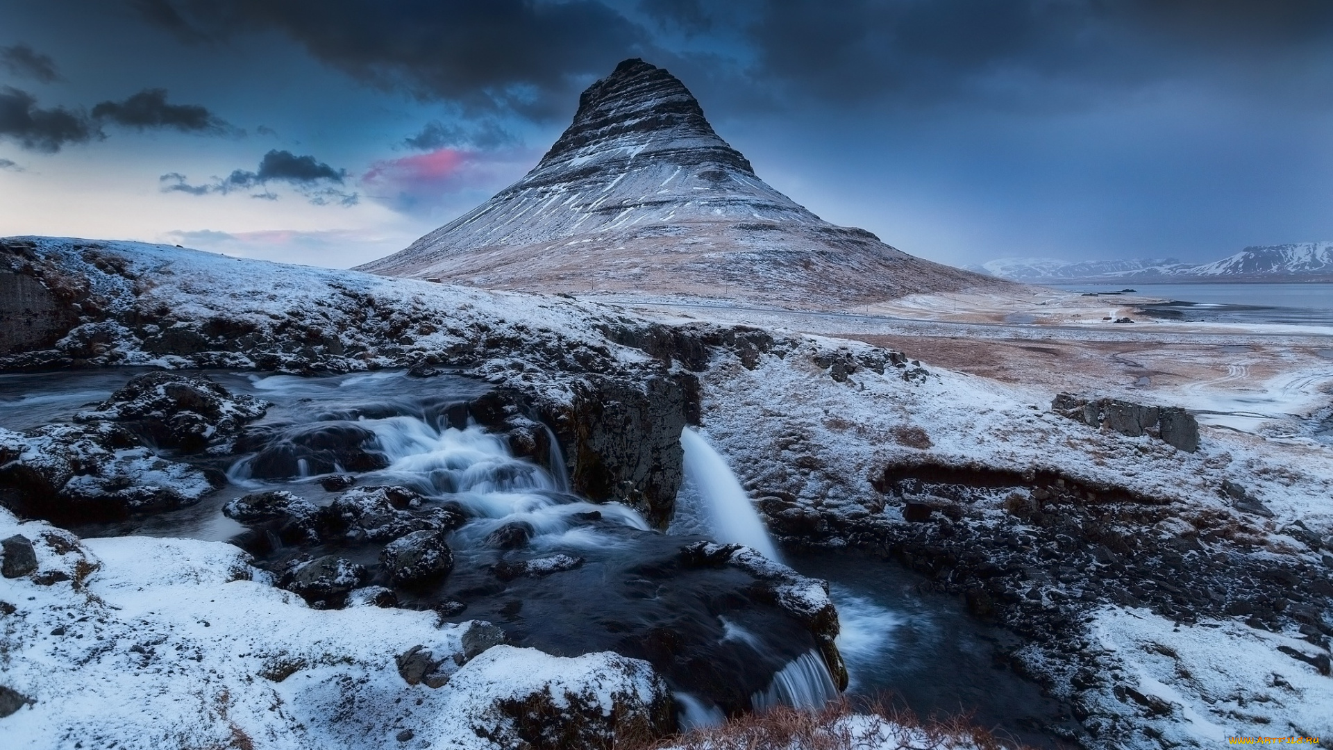 природа, горы, небо, водопад, снег, скалы, kirkjufell, исландия, вулкан, гора, вечер, облака, зима