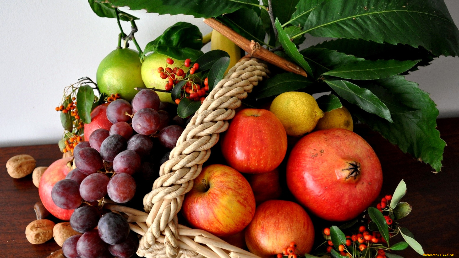 еда, фрукты, ягоды, виноград, яблоки, лимон, лайм, орехи, рябина