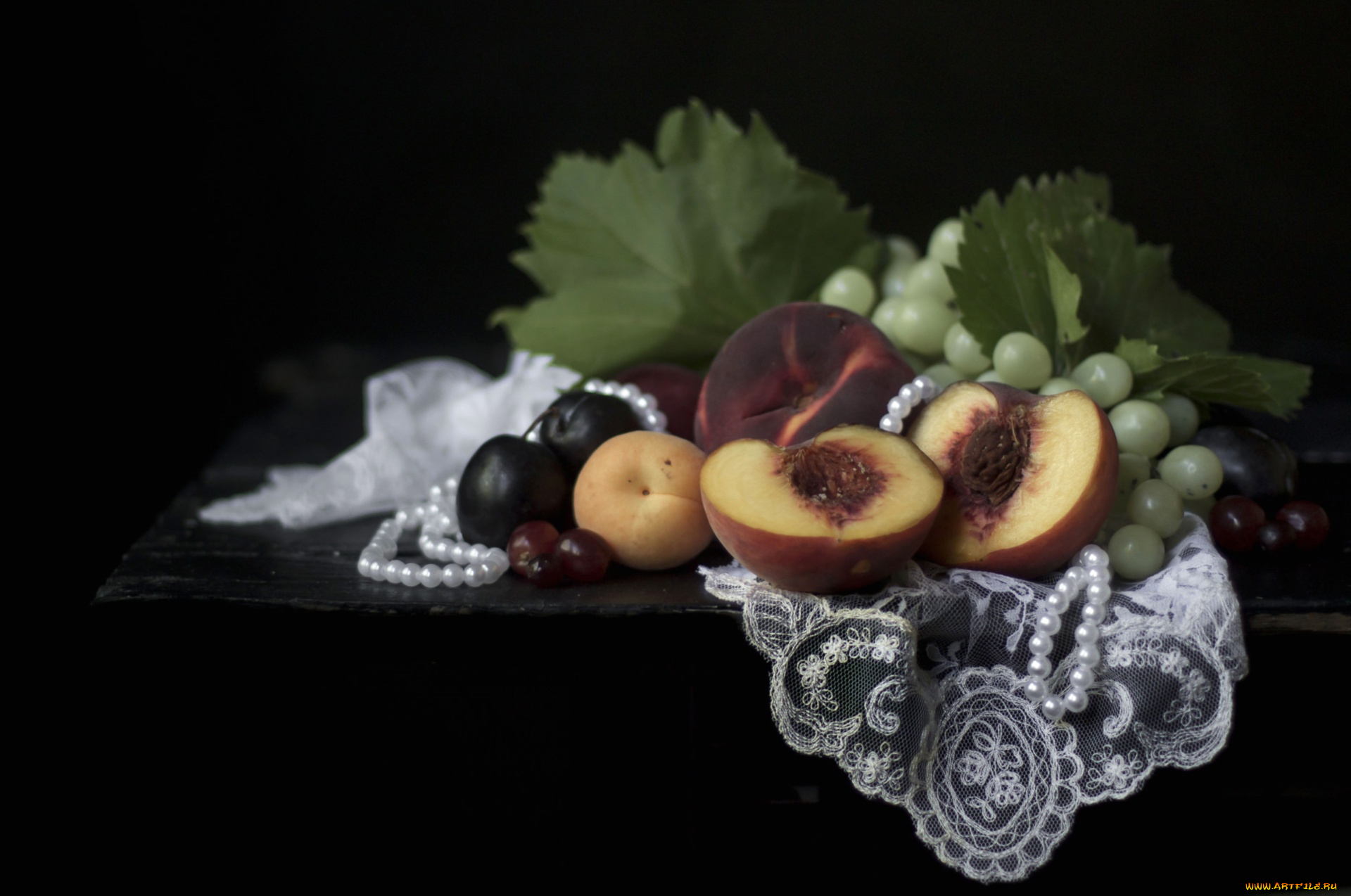 еда, натюрморт, ожерелье, персик, фрукты, сливы, виноград, абрикос