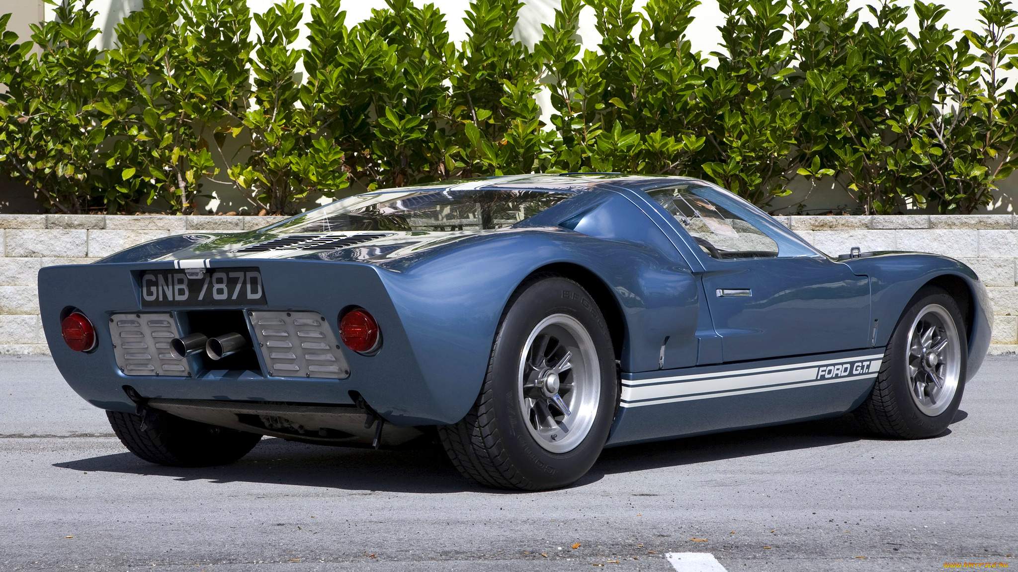 Спорткар Форд gt 40