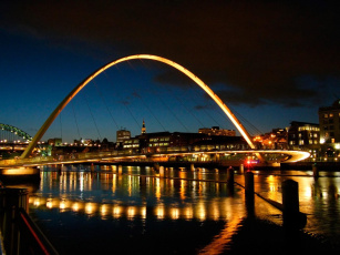 Gateshead Millennium Bridge, England бесплатно