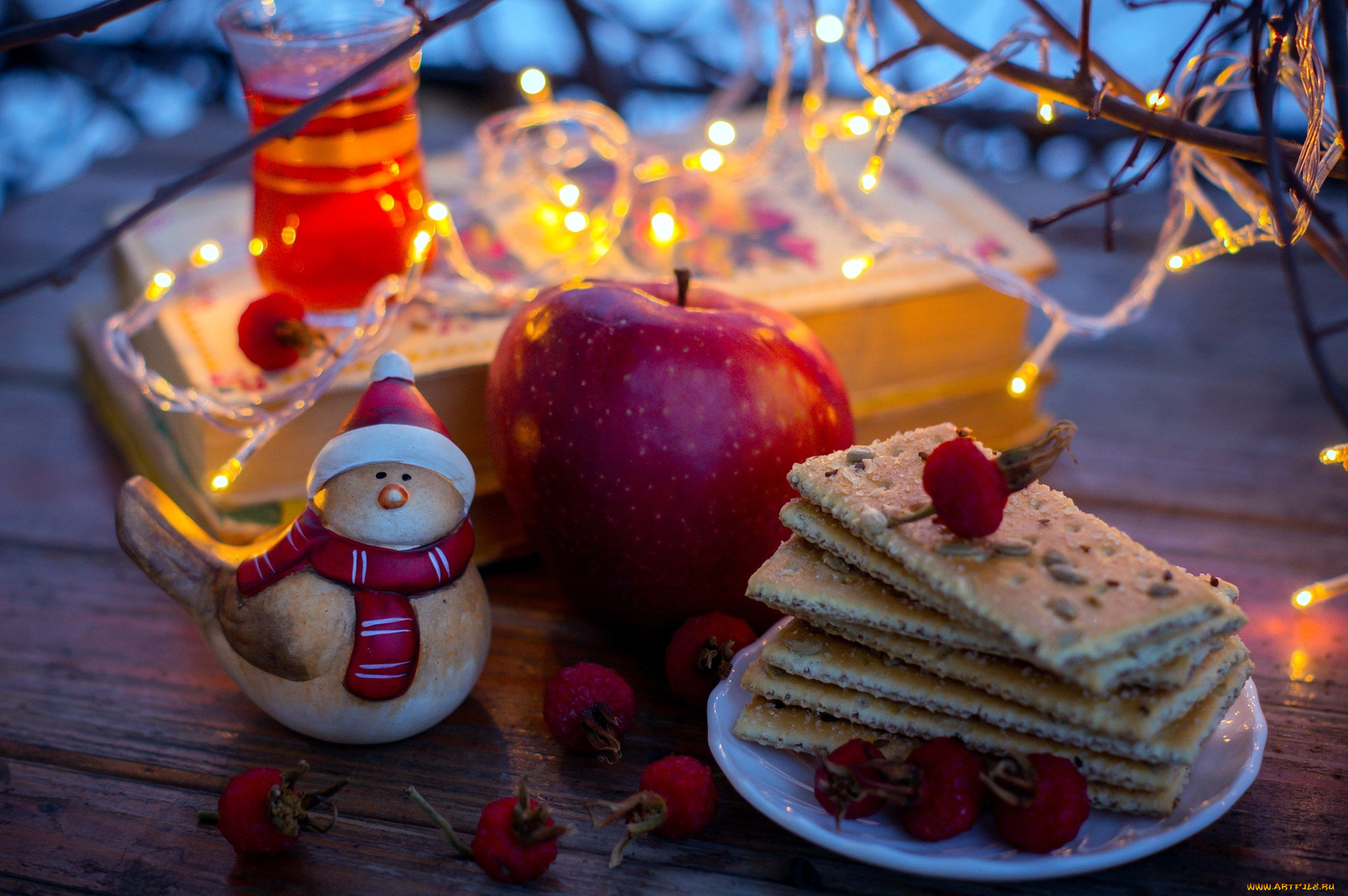 праздничные, угощения, снеговик, печенье, яблоко, лампочки