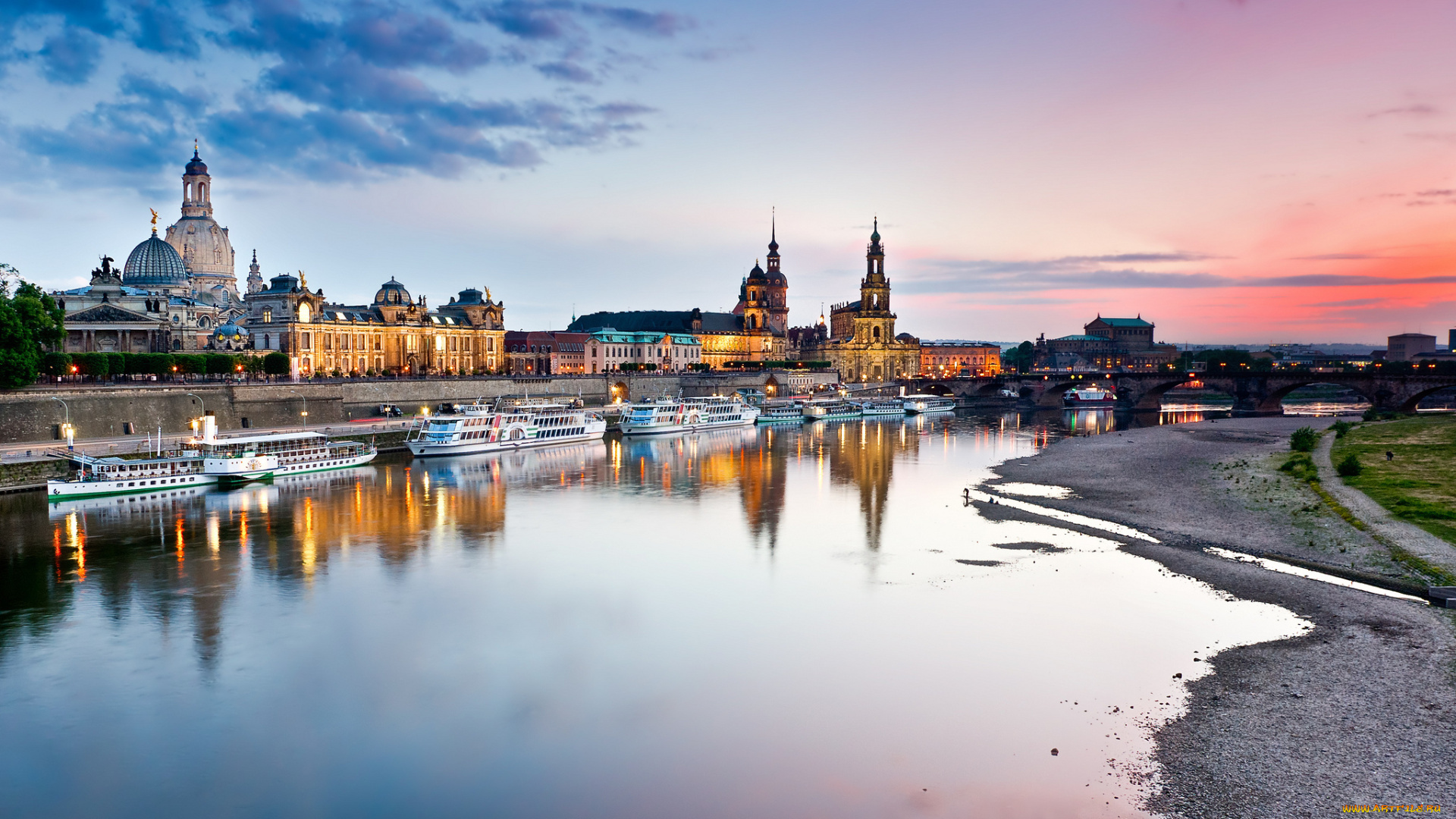 города, дрезден, , германия, dresden, germany, дрезден, утро, рассвет, небо, город, река, эльба, elbe, берег, вода, отражение, здания, архитектура, пристань, лодки