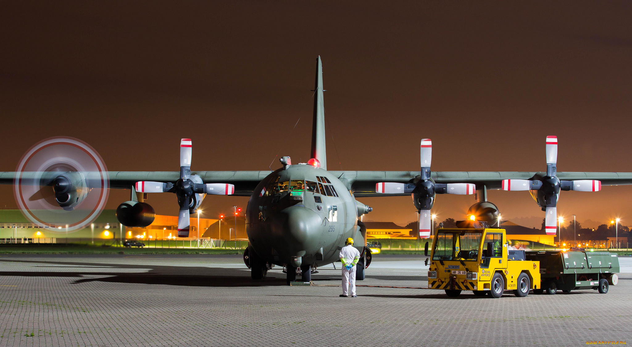 lockheed, c130k, hercules, авиация, авиационный, пейзаж, креатив, транспорт, стоянка, аэродром