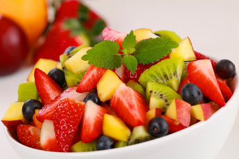 Картинка еда мороженое +десерты ягоды фрукты фруктовый салат