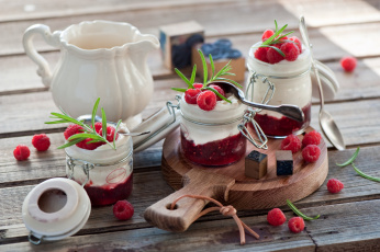 Картинка еда мороженое +десерты баночки ягоды малина десерт