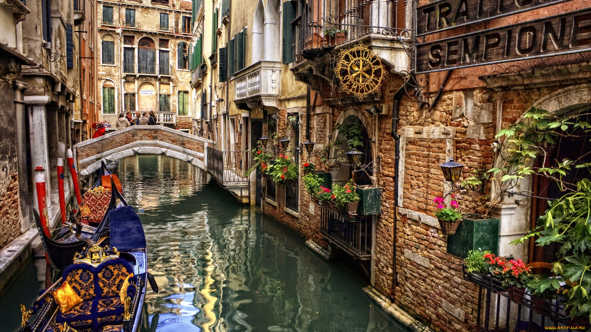 города, венеция, италия, дома, канал, цветы, мост, гондола