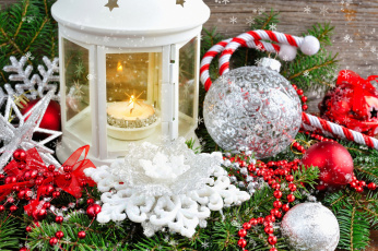 Картинка праздничные -+разное+ новый+год фонарь композиция декорация еловые ветки украшения мишура шарики снежинки