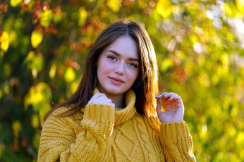Картинка девушки -+лица +портреты желтый вязаный свитер осень татьяна полякова