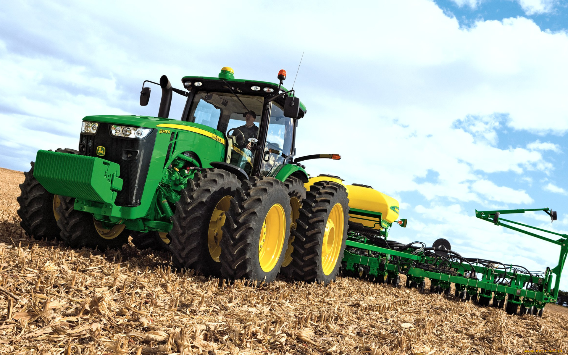 Стоящий трактор. Трактор Джон Дир 8335r. John Deere 8335r для ФС 22. John Deere 3045. Джон Дир трактор средней мощности.