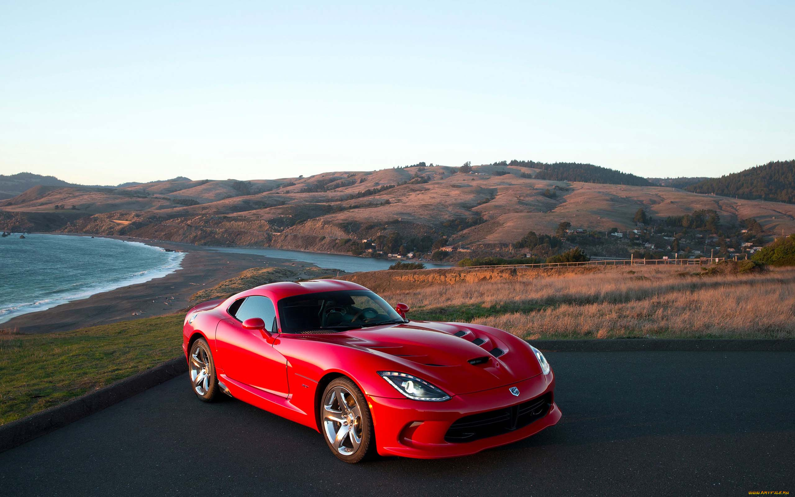 Машины берега. Красная машина Додж Вайпер. Додж Вайпер красный. Dodge Viper srt GTS. Додж Вайпер 1920 1080.