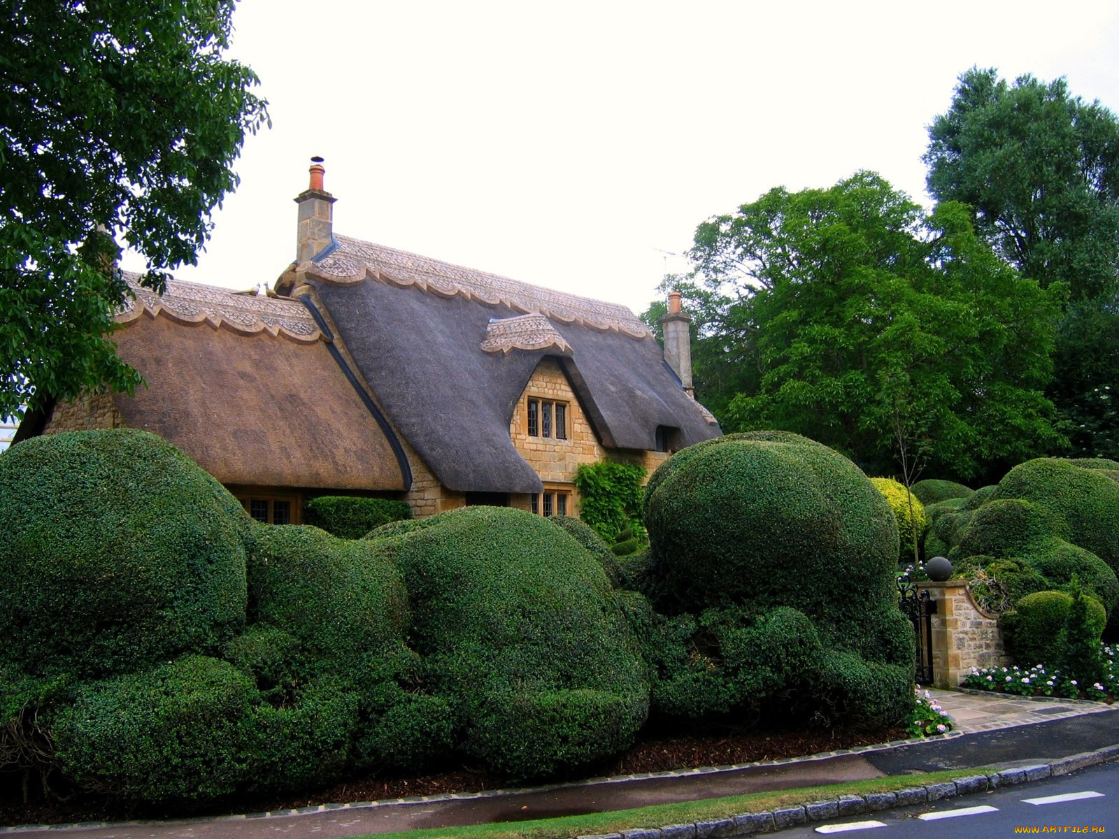 Домик с соломеенной крышей, Англия бесплатно