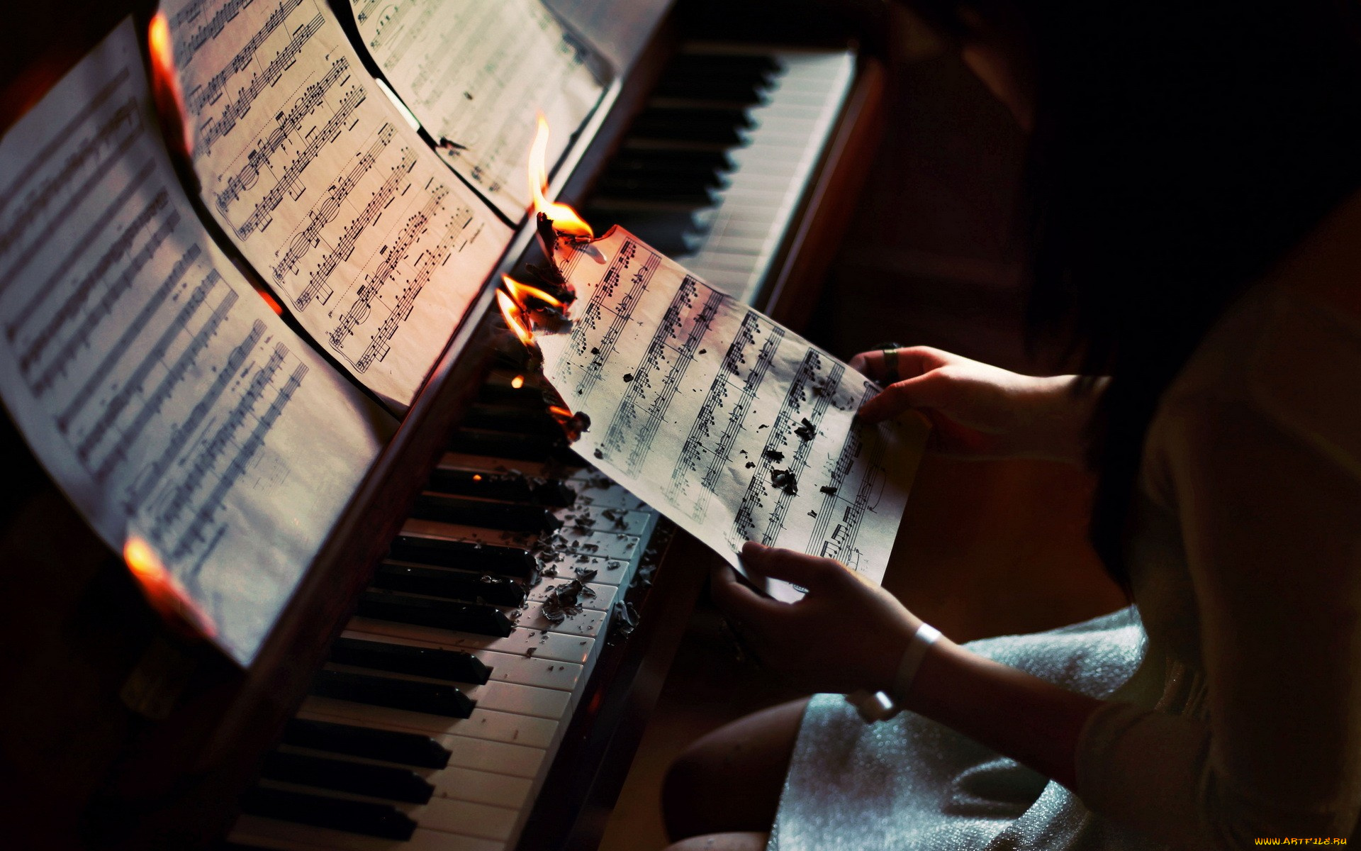 музыка, -музыкальные, инструменты, клавиши, ноты, огонь, пианино, девушка