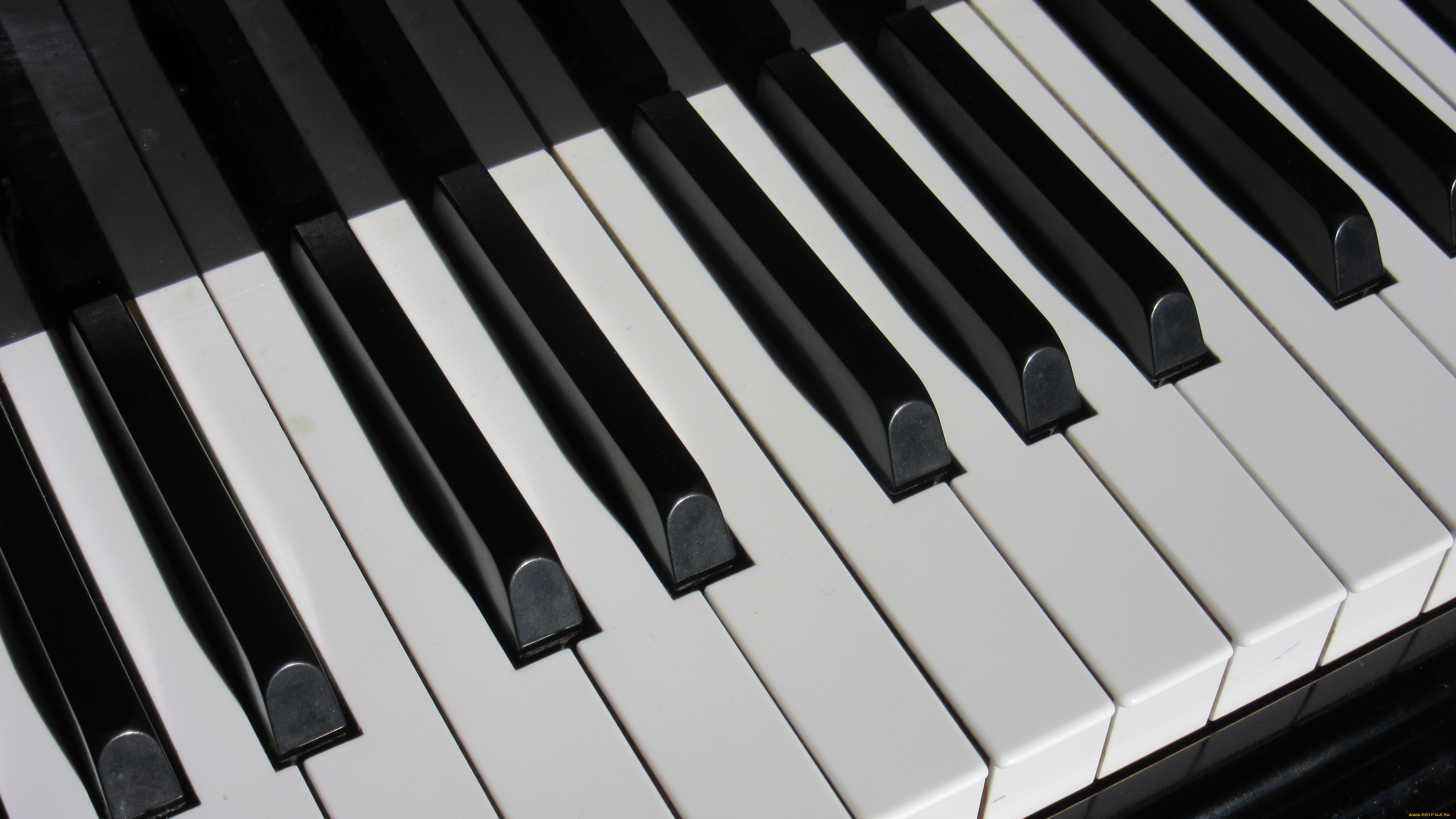 Фортепиано белые клавиши. Клавиатура рояля. Фортепиано. Клавиши фортепиано. Клавиши рояля.