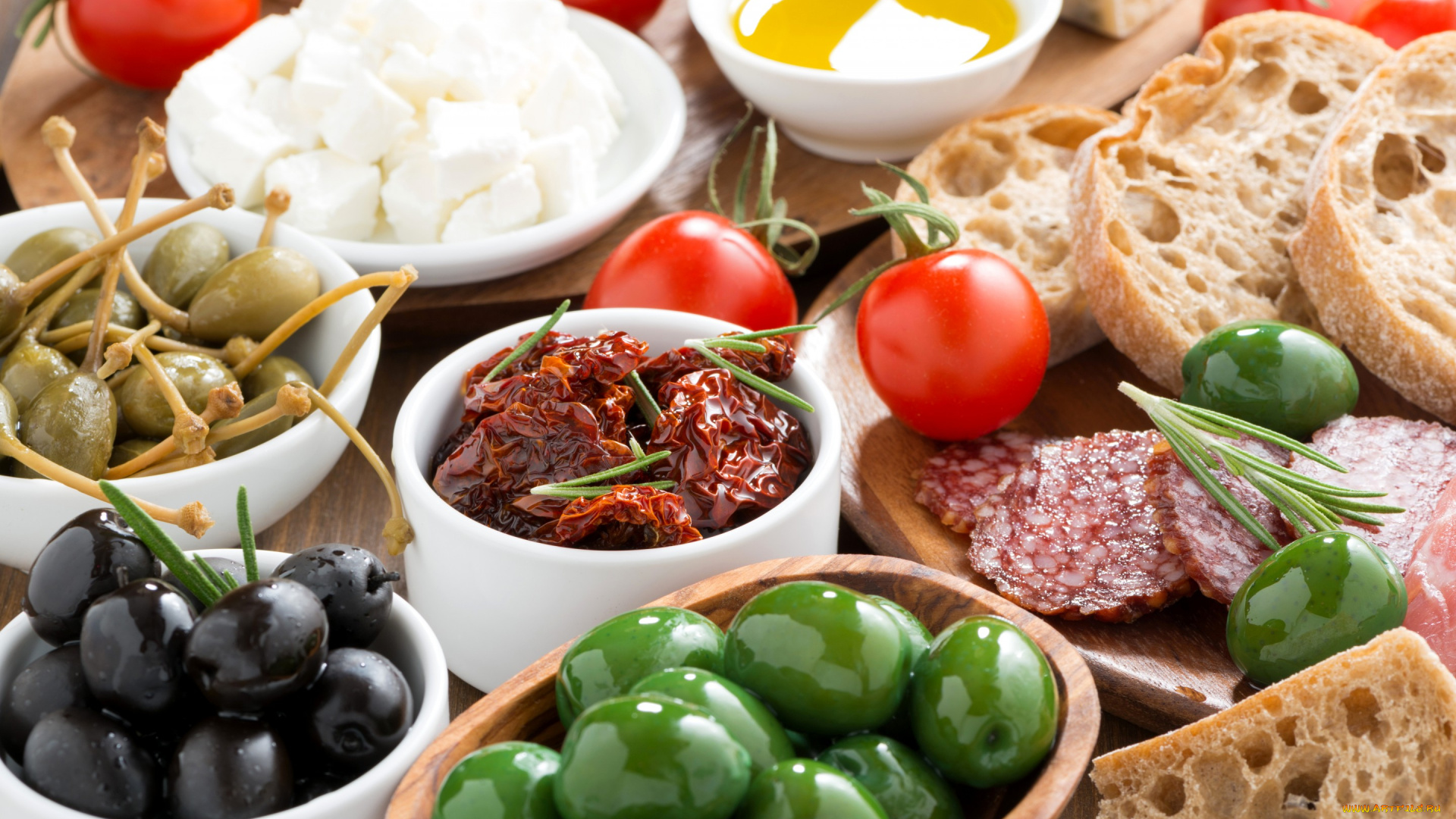 еда, разное, bread, olives, хлеб, vegetables, оливки, помидор, tomatoes, sausage, овощи, колбаса