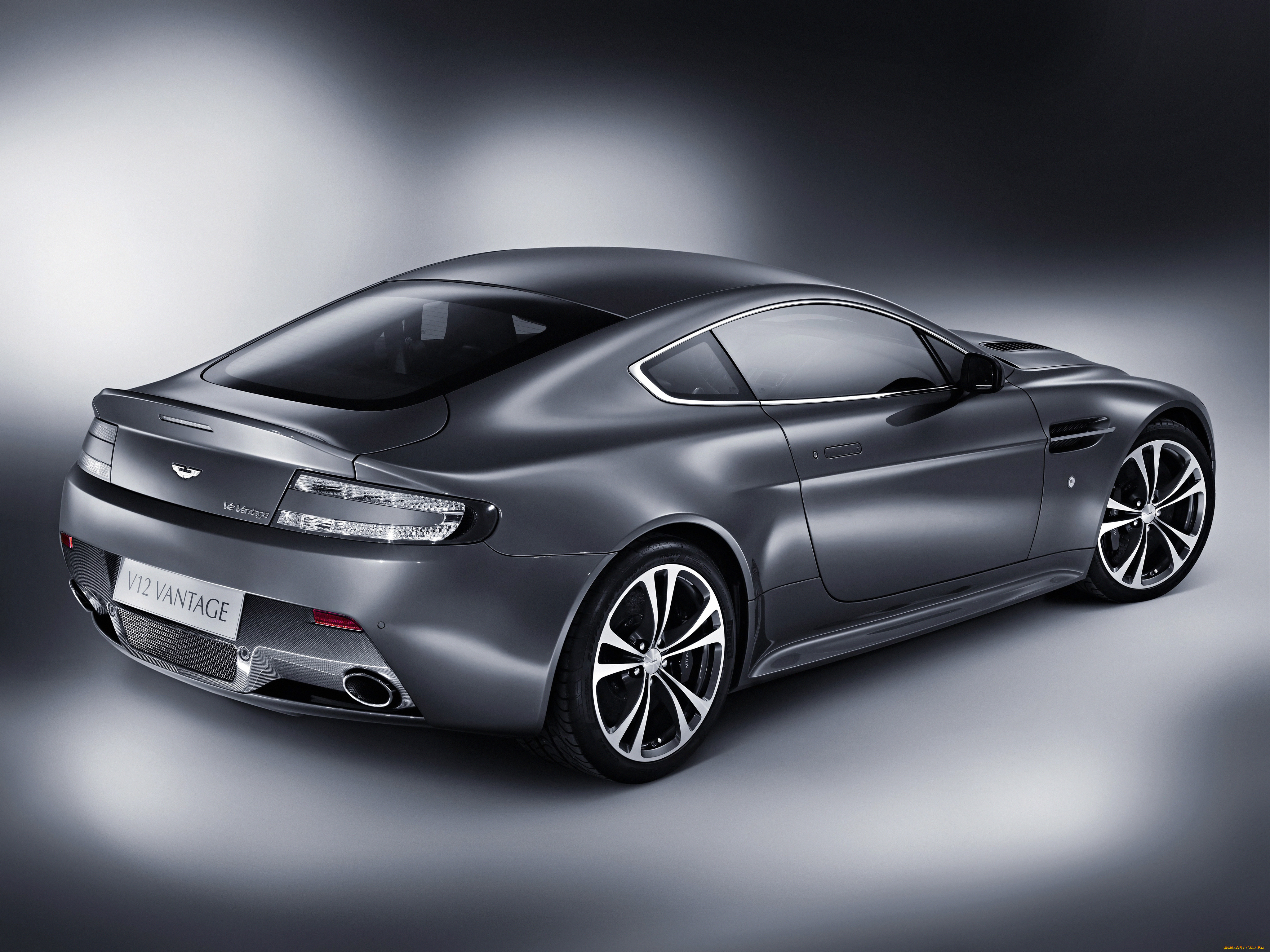 Aston Martin Gray без смс