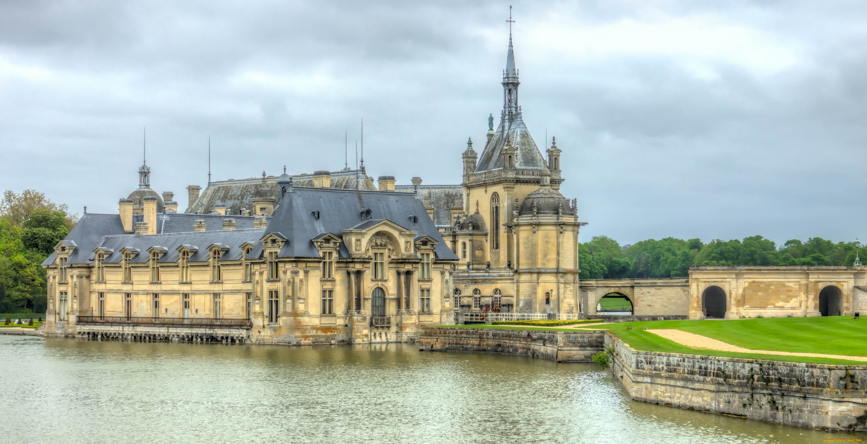 архитектура замок озеро лебеди Шато де Шантильи Франция без смс