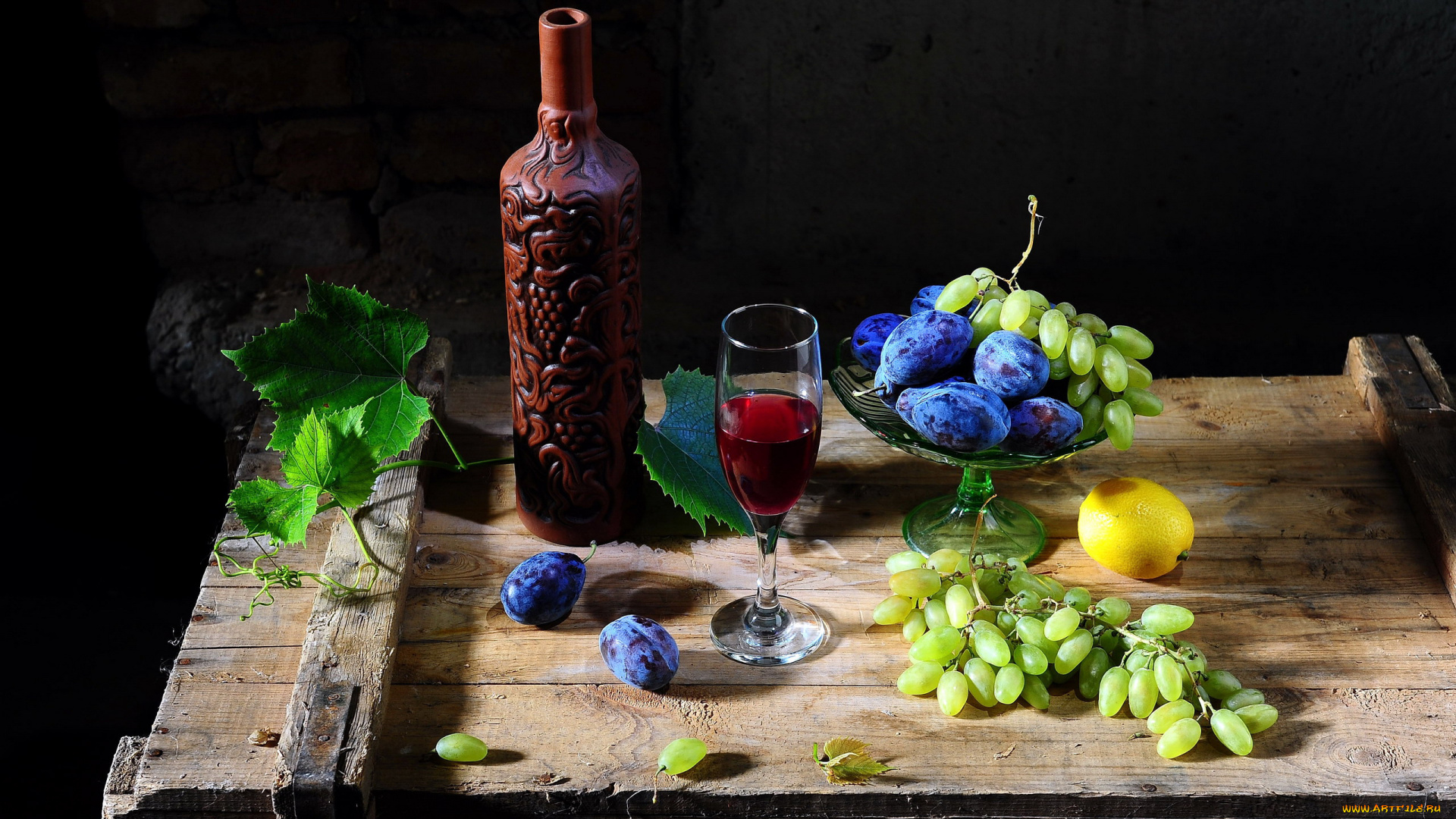 еда, натюрморт, бутылка, вино, сливы, виноград, листья