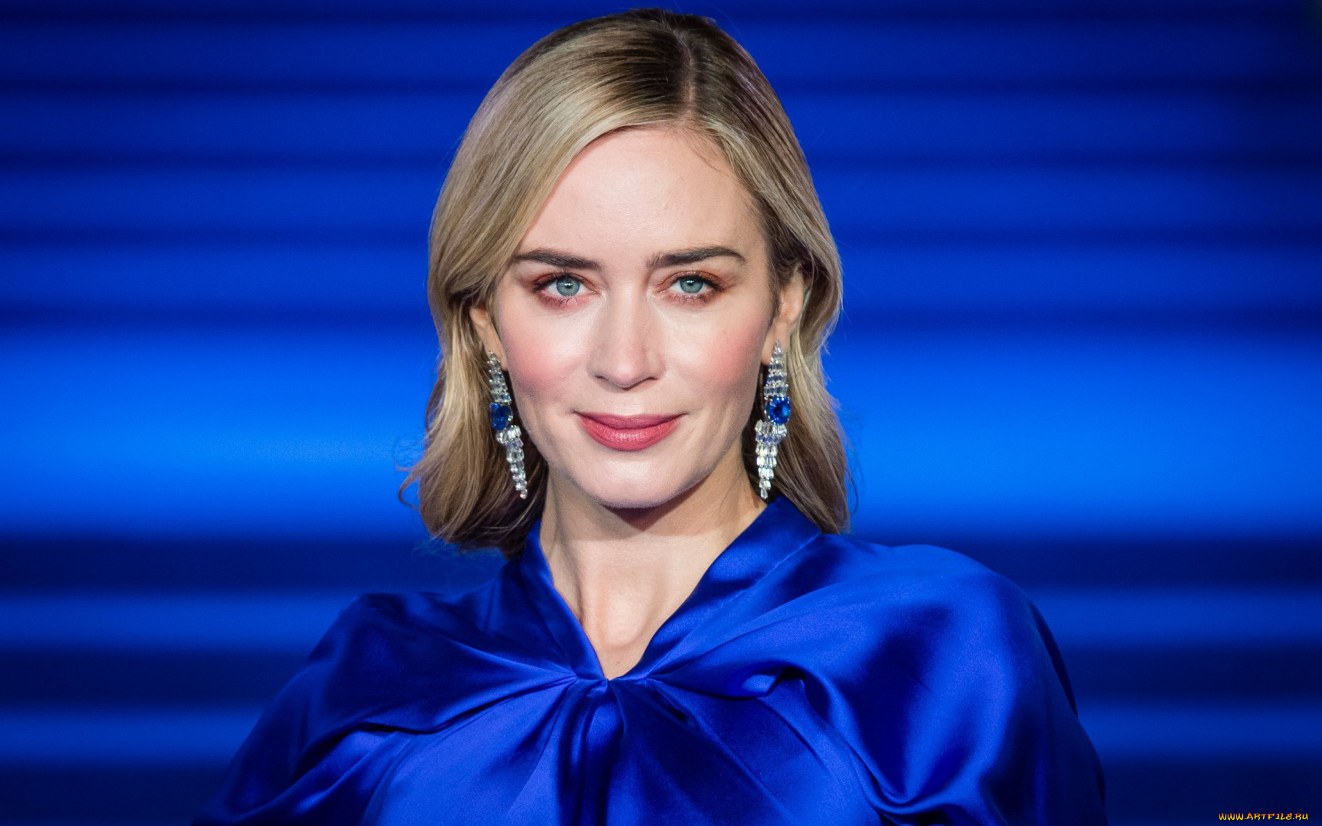 девушки, emily, blunt, серьги, синее, платье, фон