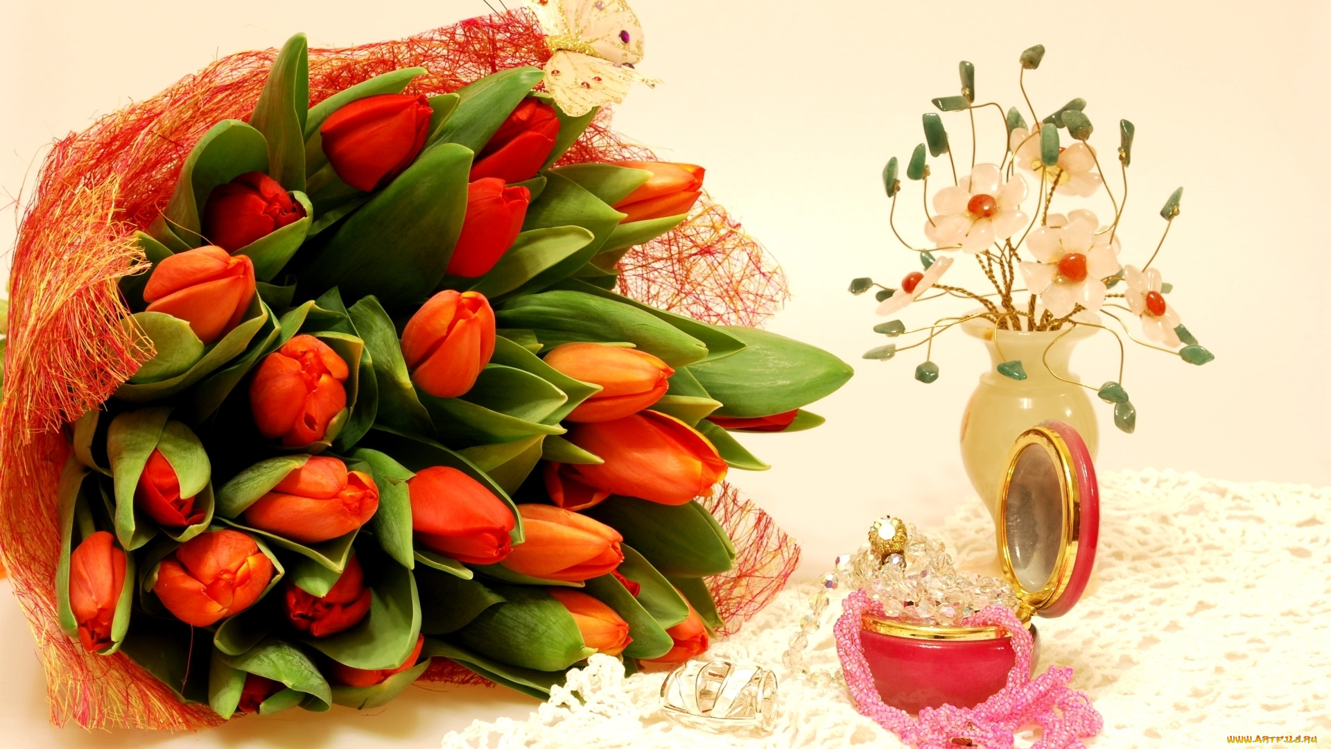 цветы, тюльпаны, букет, камни, шкатулка