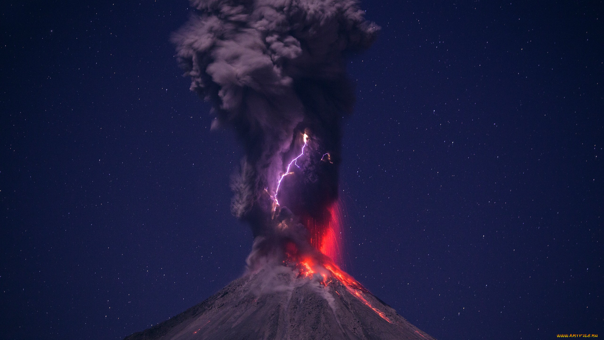 природа, стихия, лава, извержение, вулкан, кратер, небо, зарево, тучи, молния, дым, клубы, пепел, огонь