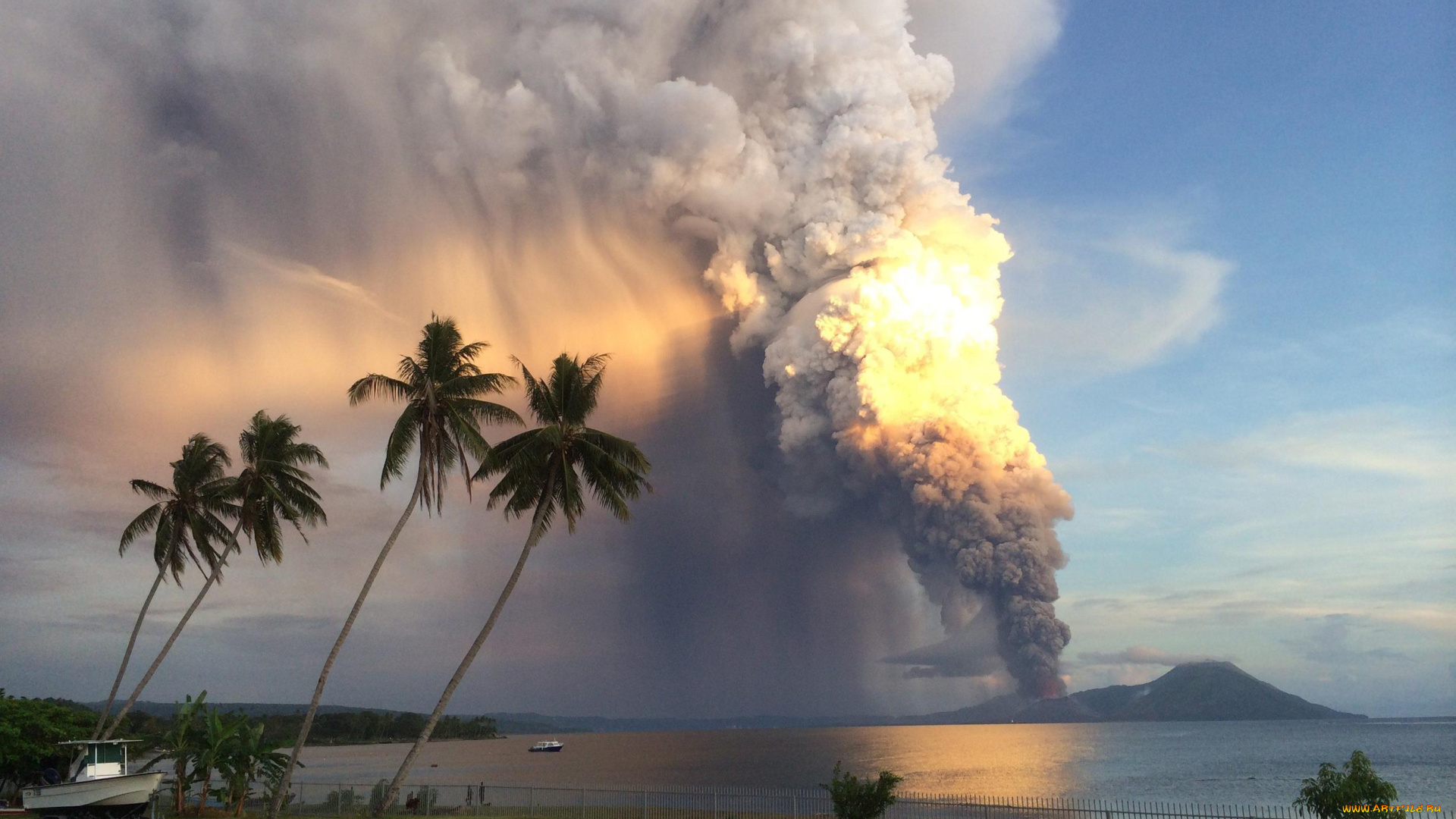 природа, стихия, зарево, клубы, кратер, тучи, молния, дым, огонь, небо, вулкан, извержение, лава