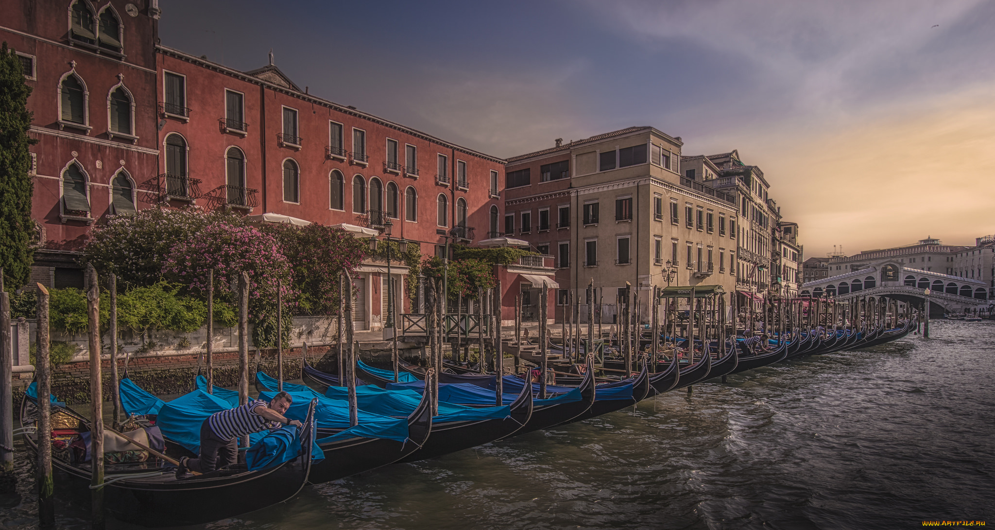 gondolas, at, rialto, in, venice, корабли, лодки, , шлюпки, набережная