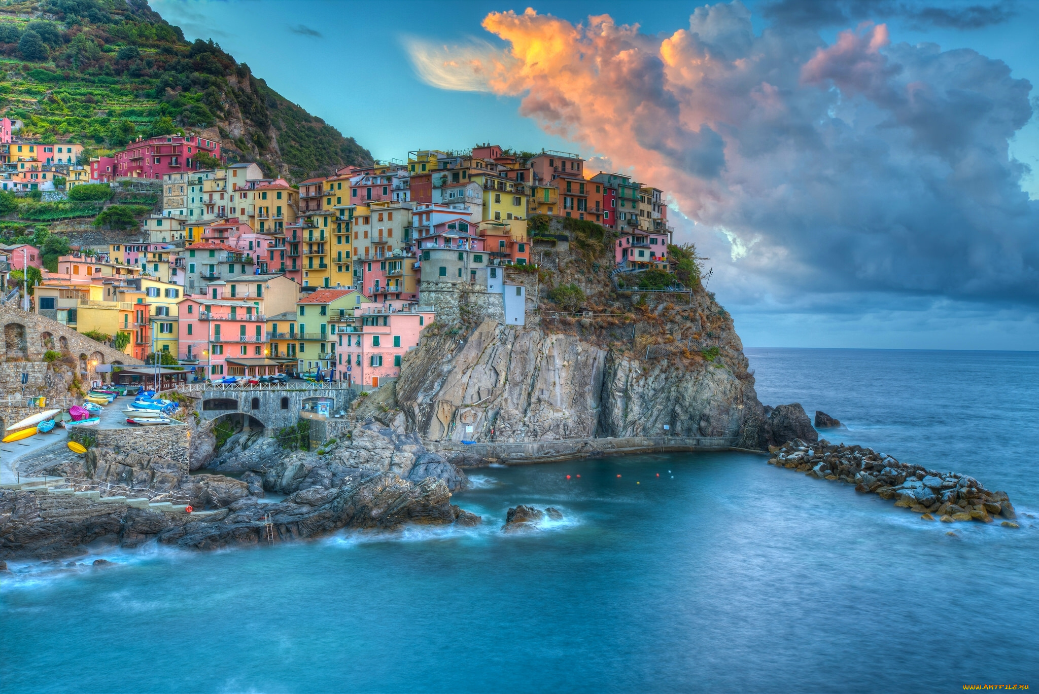 города, -, пейзажи, manarola, cinque, terre, italy, ligurian, sea, манарола, Чинкве-терре, италия, лигурийское, море, скалы, здания, облака, пейзаж, побережье