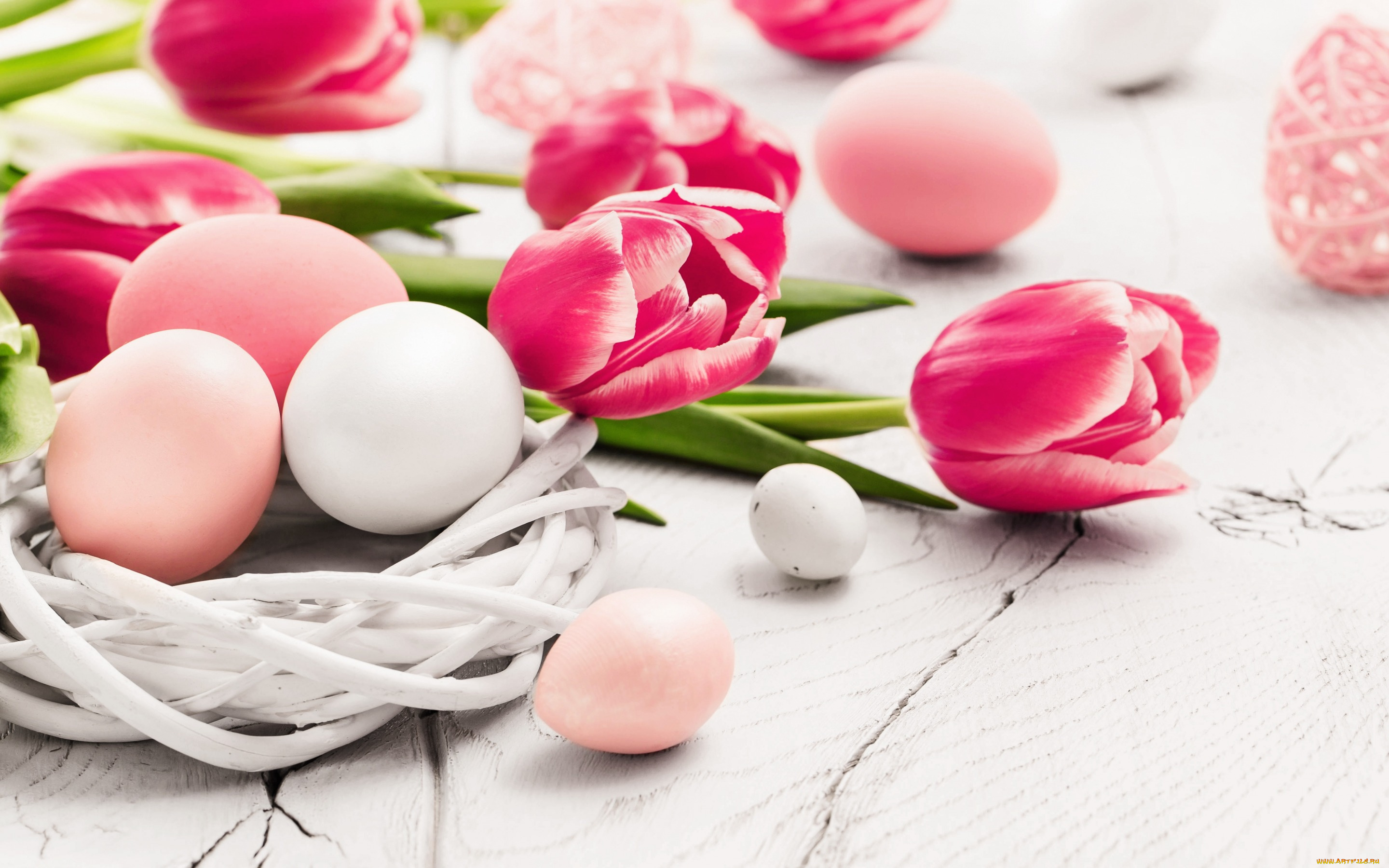 праздничные, пасха, тюльпаны, цветы, flowers, tulips, happy, яйца, крашеные, eggs, spring, easter, wood, pink, decoration, весна