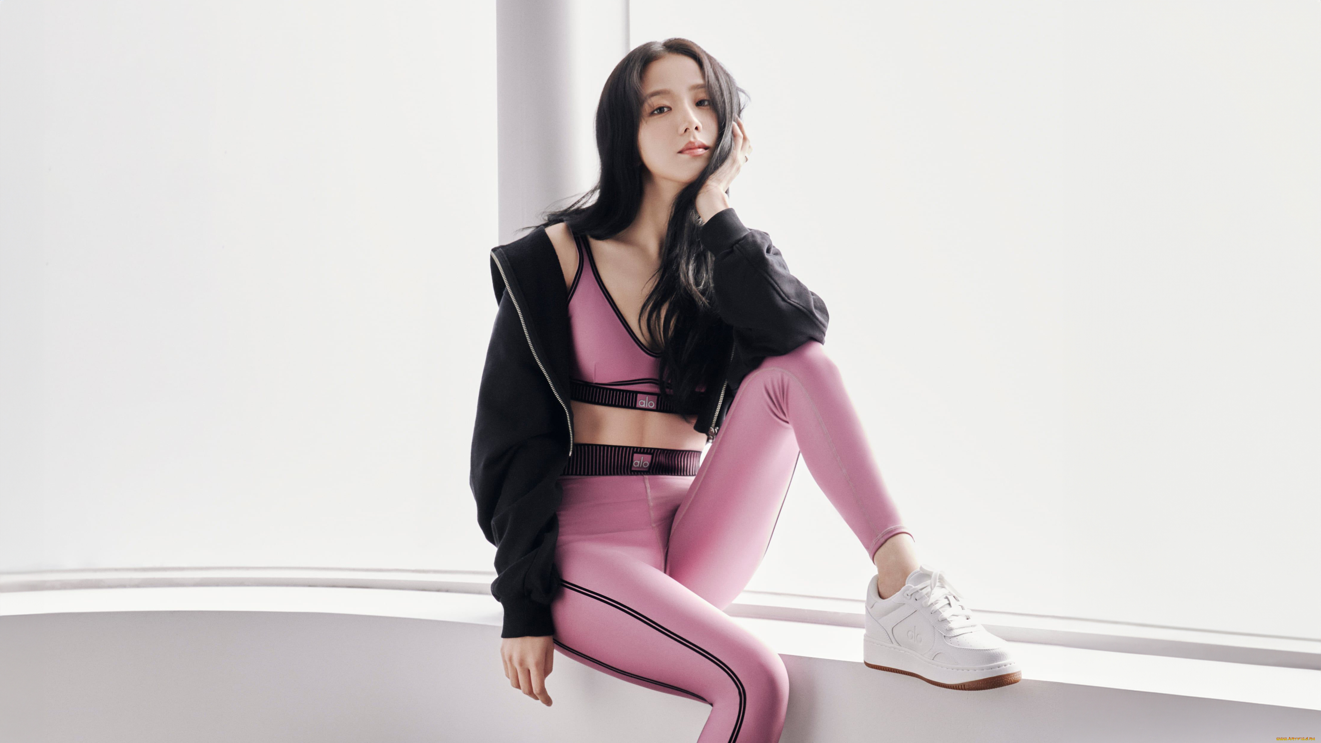 jisoo, alo, yoga, 2024, музыка, black, pink, бренд, спортивная, одежда, alo, yoga, jisoo, blackpink