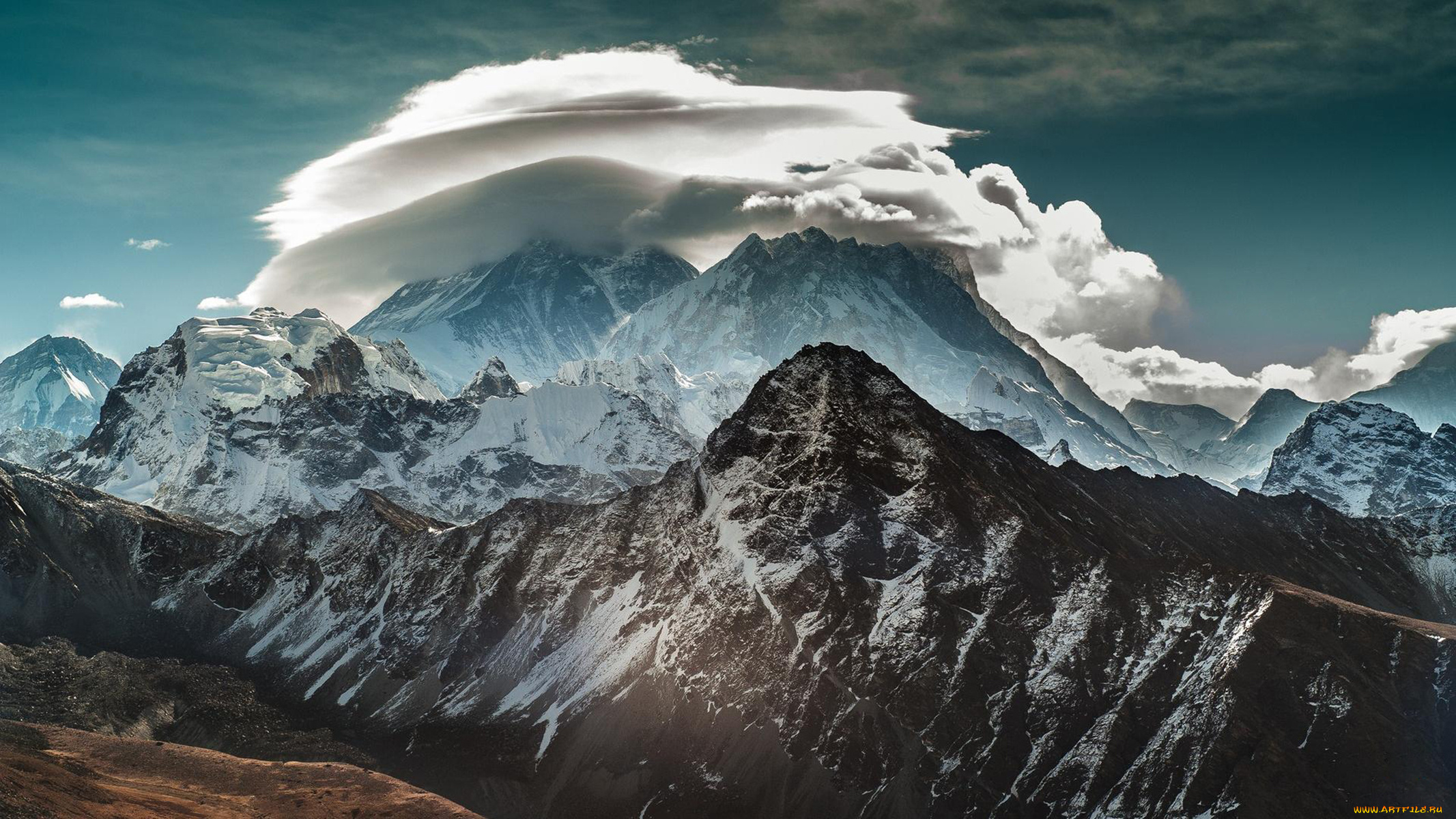 The Peak of Mount Lhotse, Tengpoche, Sagarmatha, Nepal загрузить