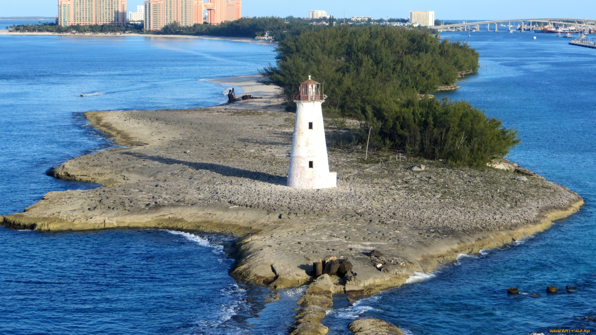 lighthouse, on, island, at, nassau, in, the, bahamas, природа, маяки, lighthouse, on, island, at, nassau, in, the, bahamas