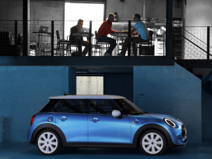 обоя автомобили, mini, 5-door, cooper, s, 2014, голубой