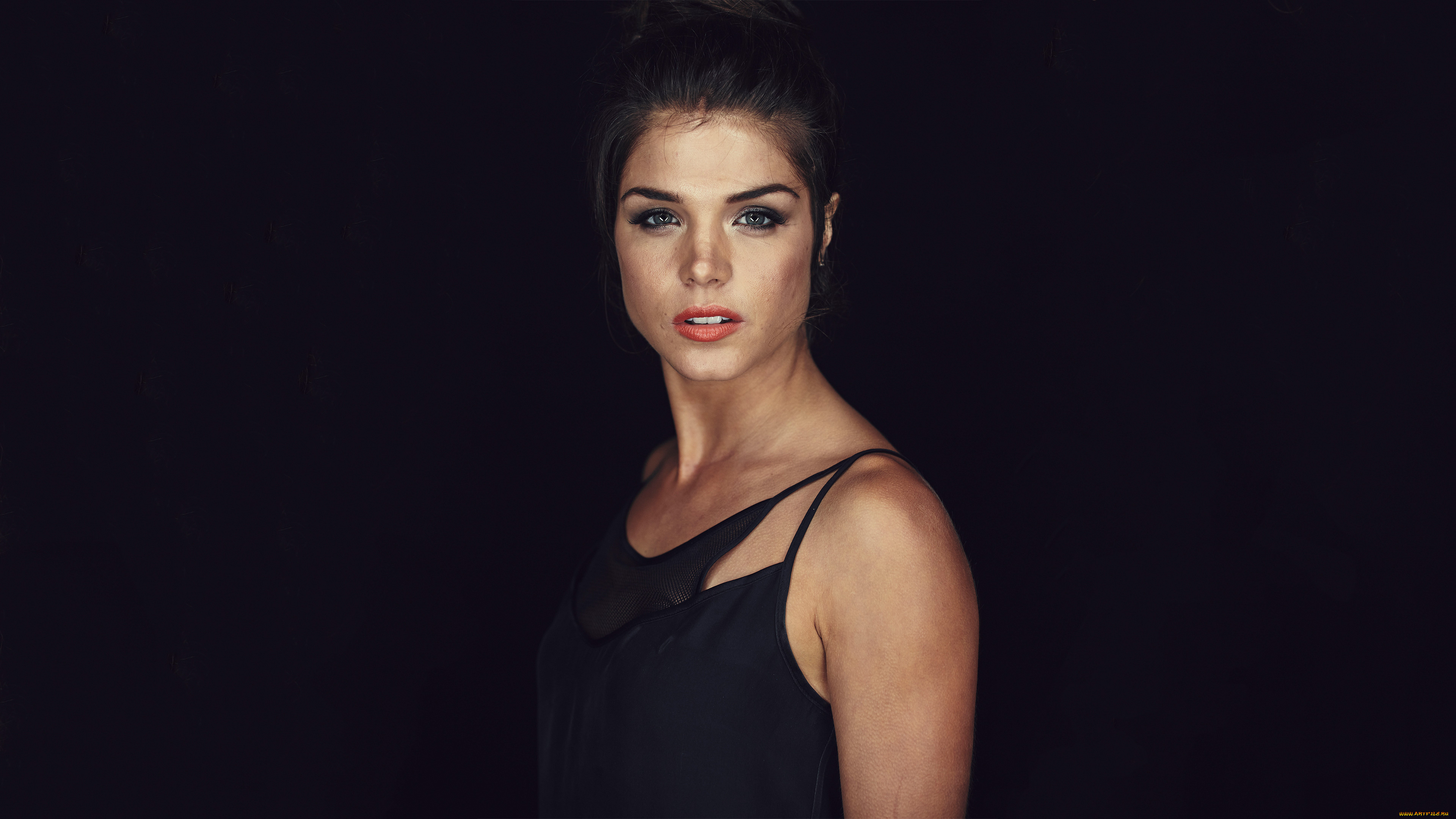 marie, avgeropoulos, девушки, marie, avgeropoulos, брюнетка, топ, майка