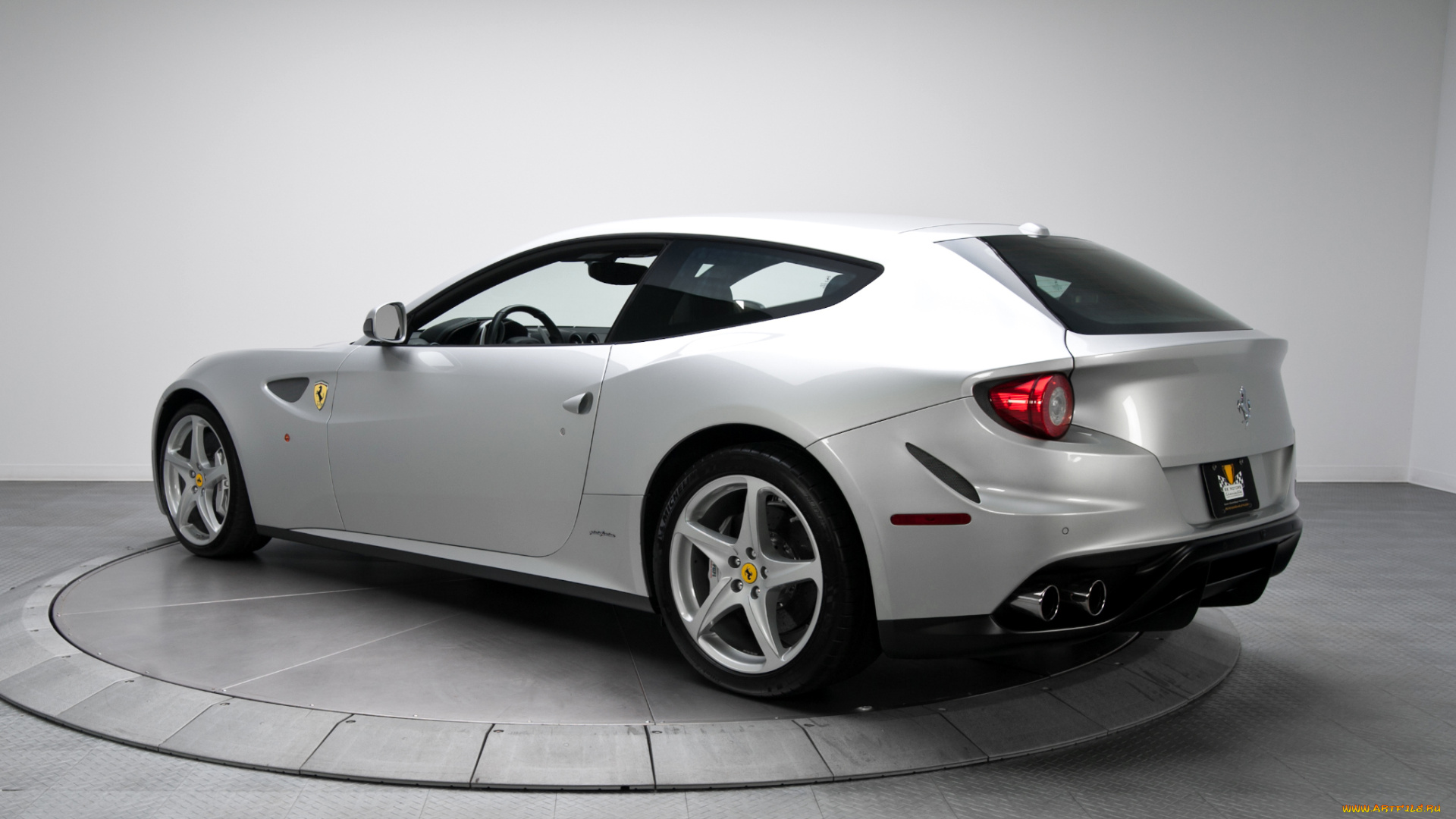 Ferrari FF РѕР±РѕРё