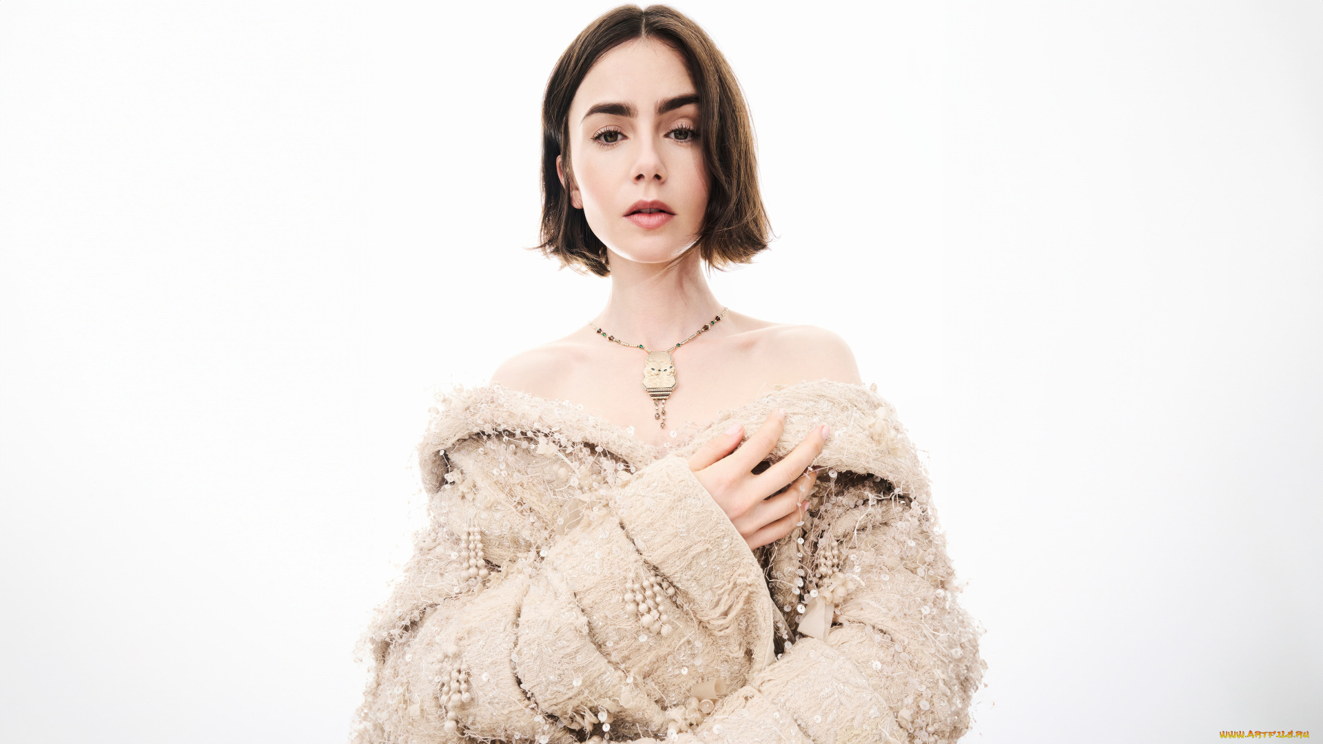 lily, collins, bazaar, thailand, magazine, 2024, девушки, lily, collins, cartier, oжeрeльe, драгоценности, актриса, nature, sauvage, лили, коллинз