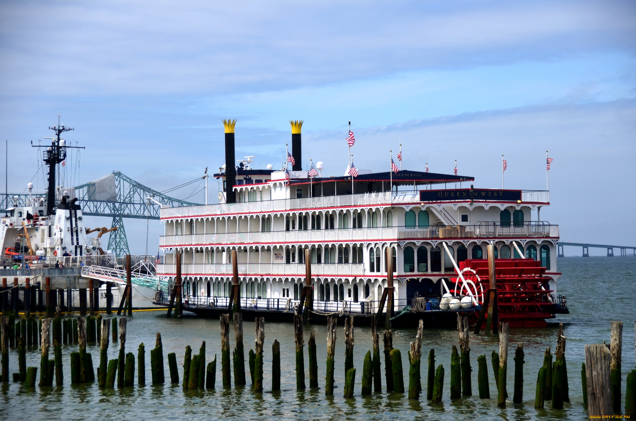 queen, of, the, west, docked, in, astoria, корабли, пароходы, колесный, пароход