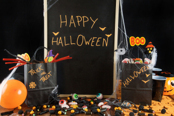 Картинка праздничные хэллоуин праздник доска надпись сумочки мармелад стакан