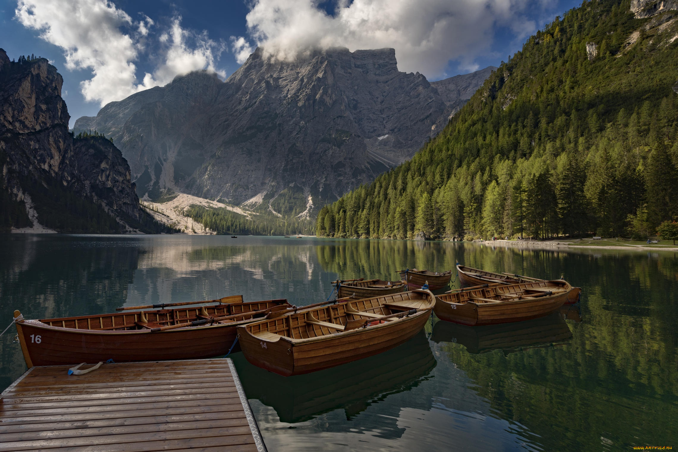 корабли, лодки, , шлюпки, italy, италия, dolomites, южный, тироль, озеро, брайес, доломитовые, альпы, прагсер, вильдсеэ, пристань, south, tyrol, горы, лес, pragser, wildsee, lake, braies