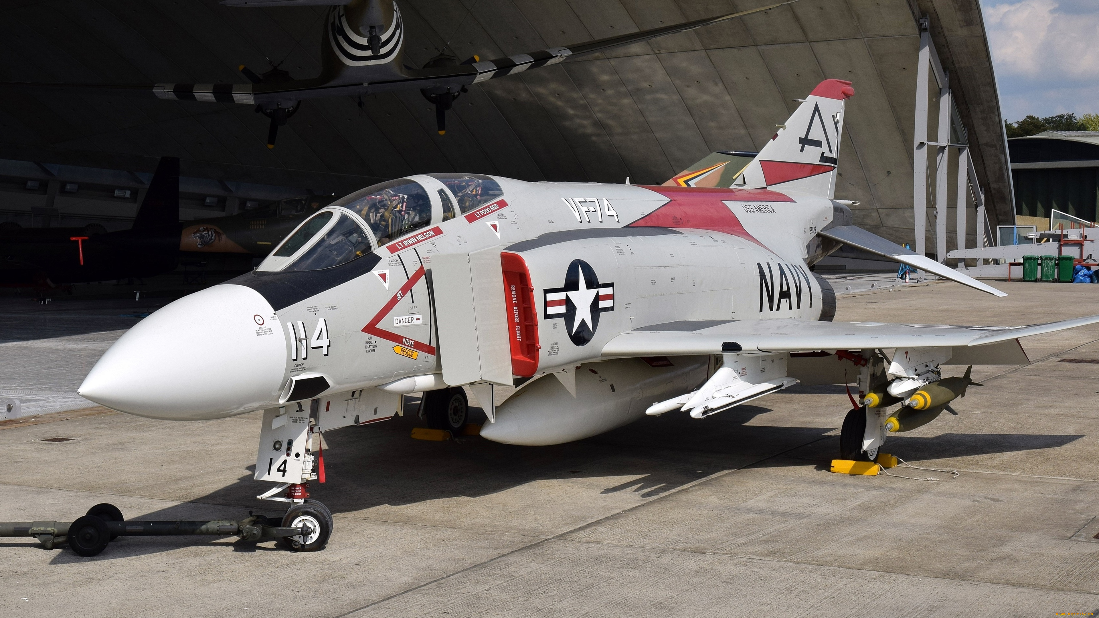 F 4.0 5.6. F-4j Phantom II. F-4 Phantom II. F-4j Phantom. Макдоннелл Дуглас ф-4 Фантом 2.
