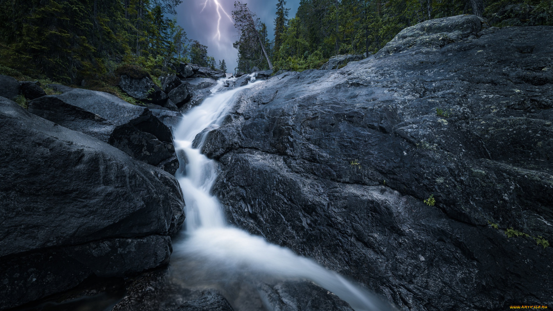 природа, водопады, гроза, лес, скалы, молния, водопад, норвегия, norway, васфарет, vassfaret