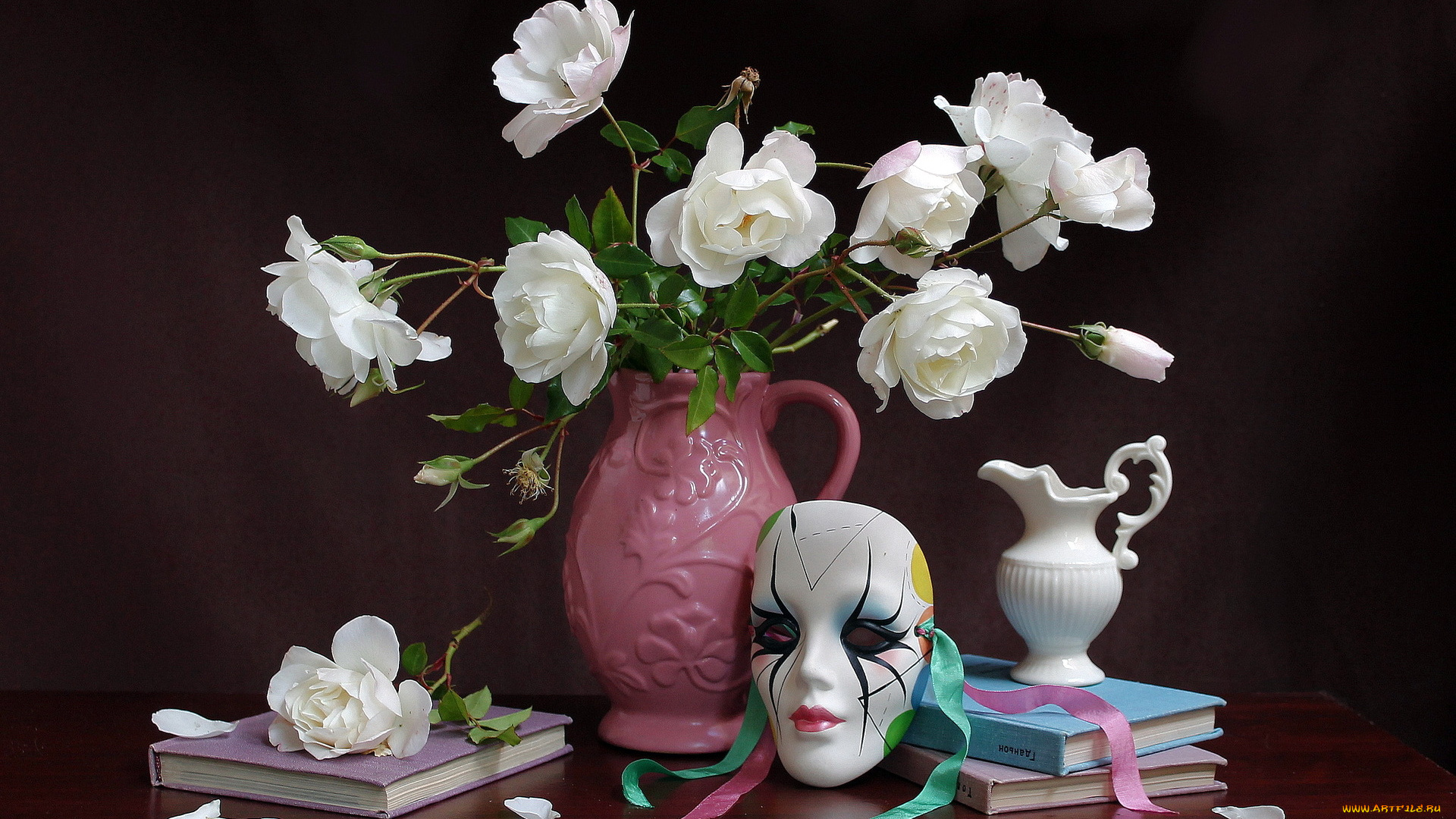 цветы, розы, книги, белые, натюрморт, маска, кувшин