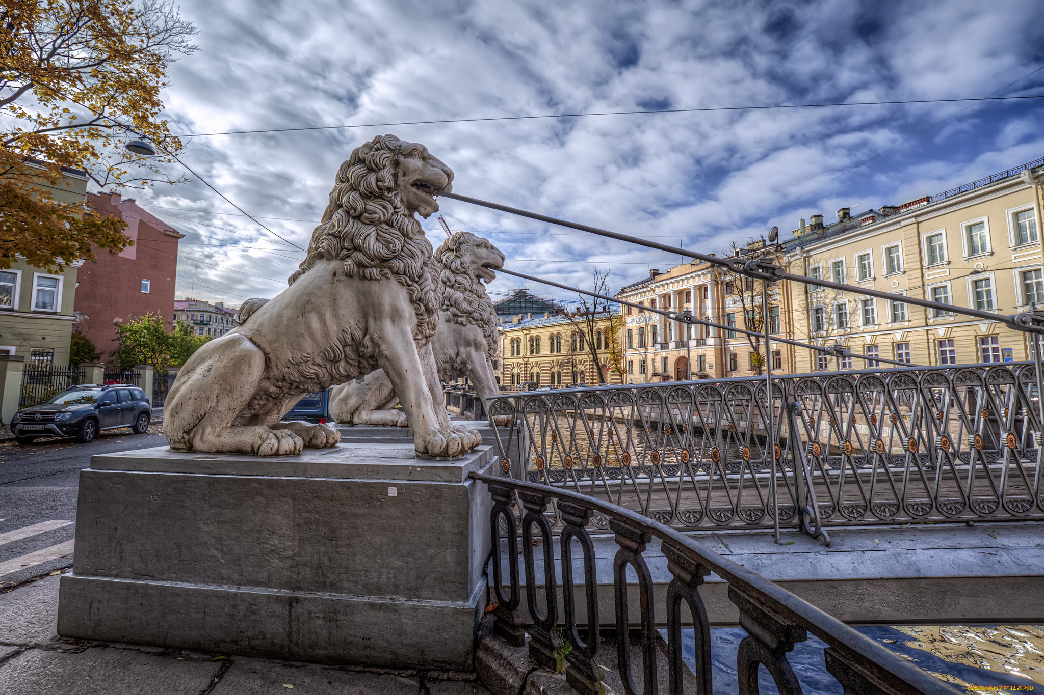 дворцовый мост лев