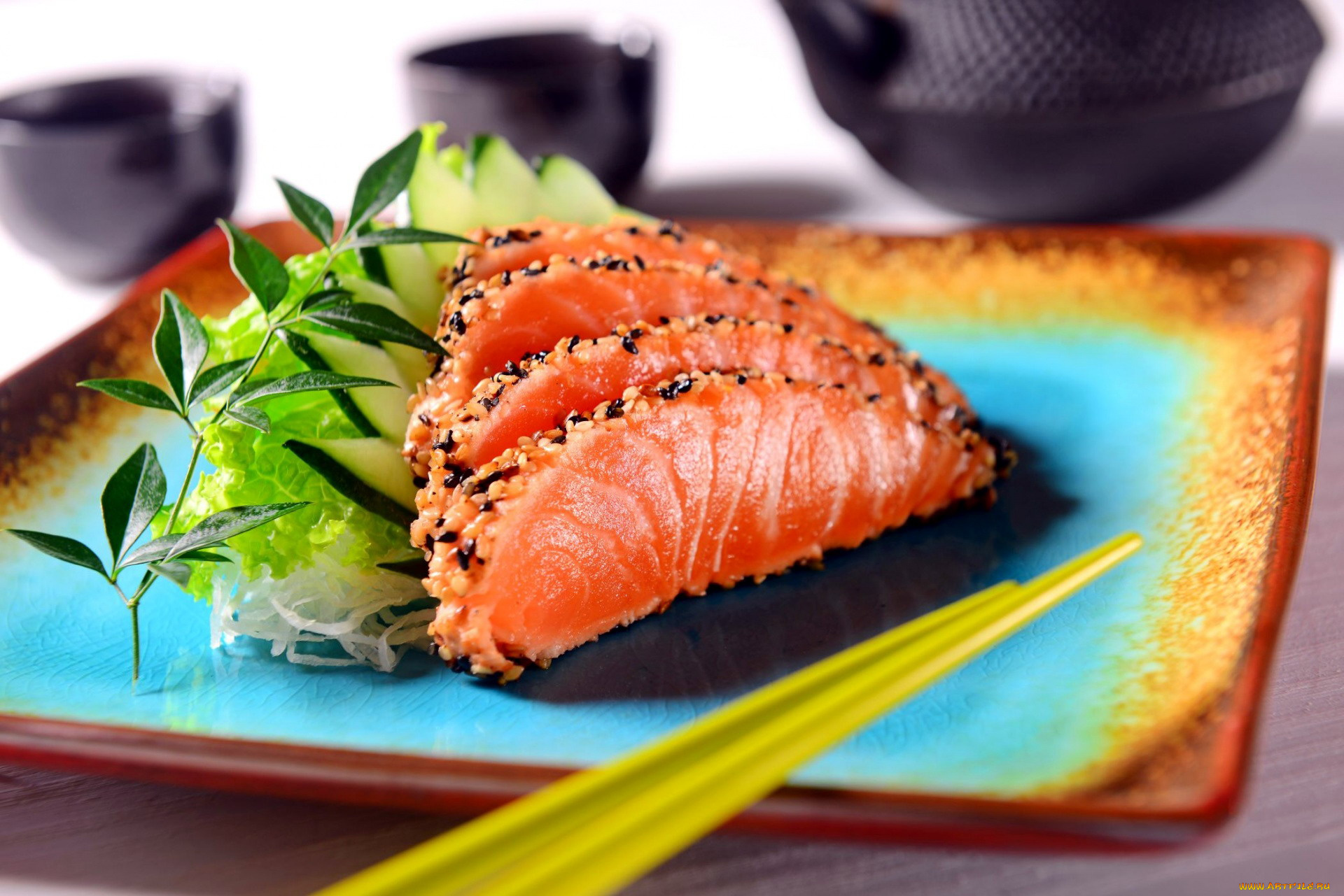 Японская кухня, ролы с рыбой бесплатно