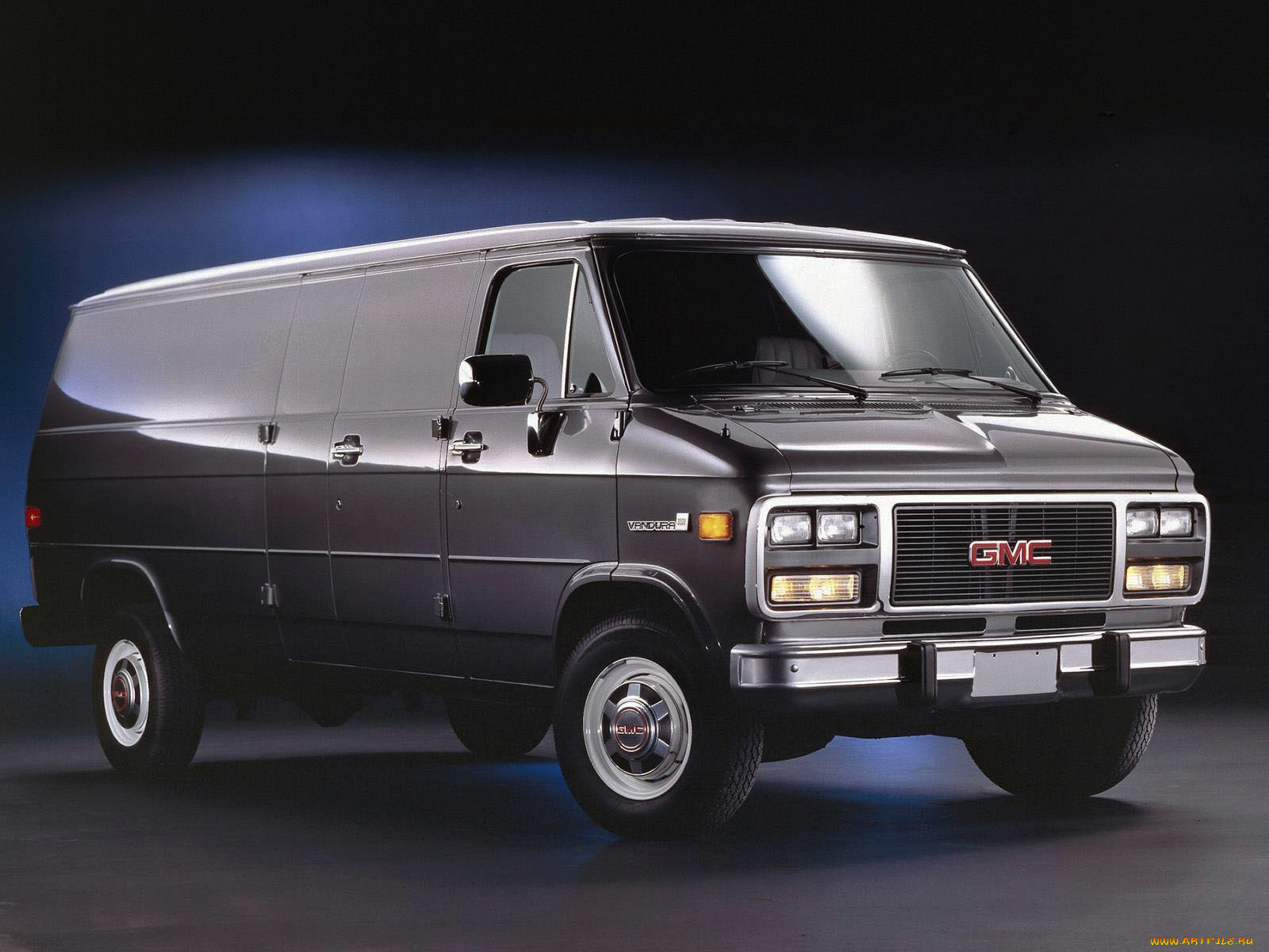 Van машина. Фургон GMC Vandura. GMC Vandura 1992. GMC фургон Vandura 1992. Шевроле Ван/ GMC Вандура.