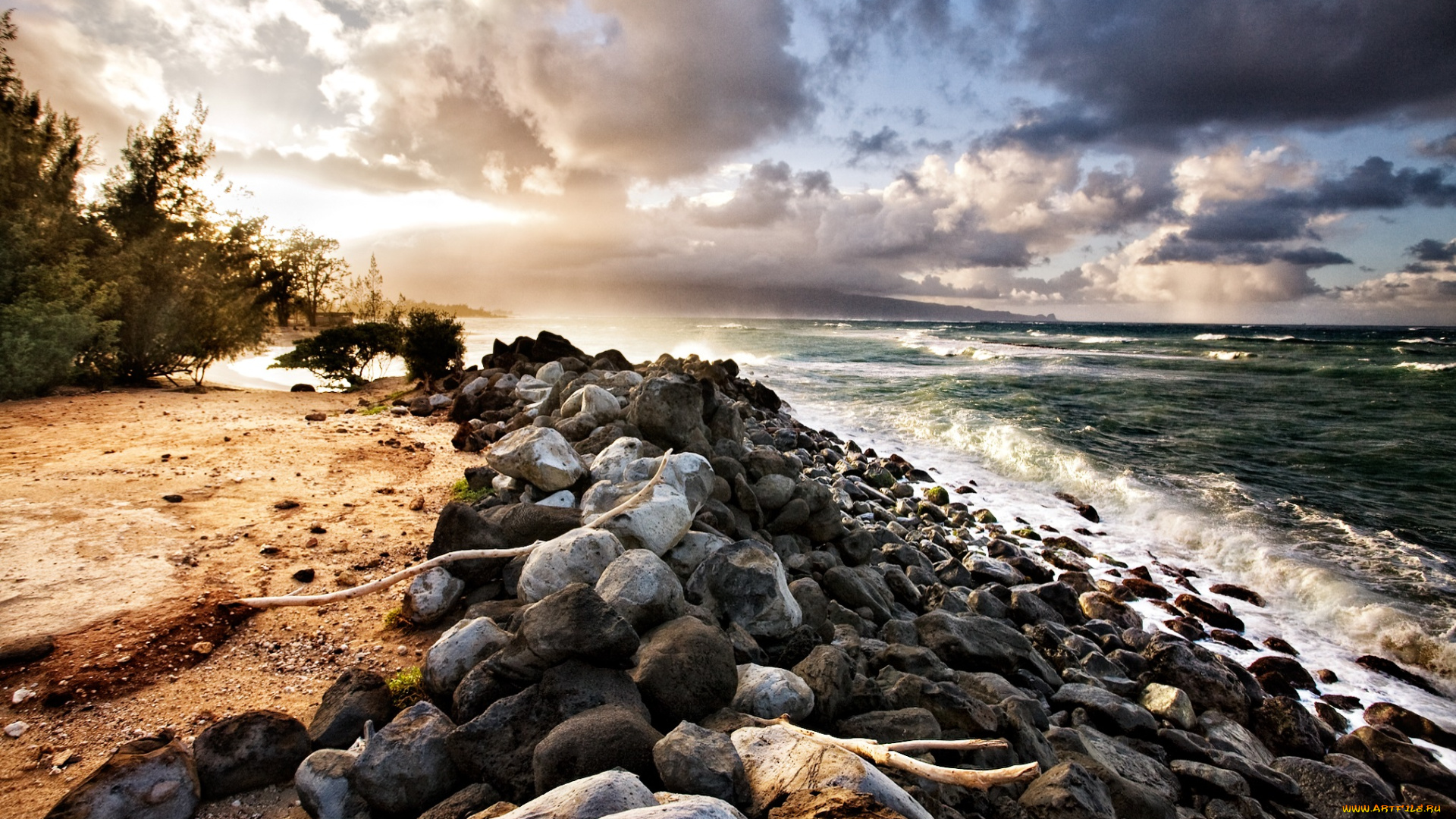 baldwin, beach, paia, maui, природа, побережье, океан, пляж, камни, песок, волны, тучи, деревья
