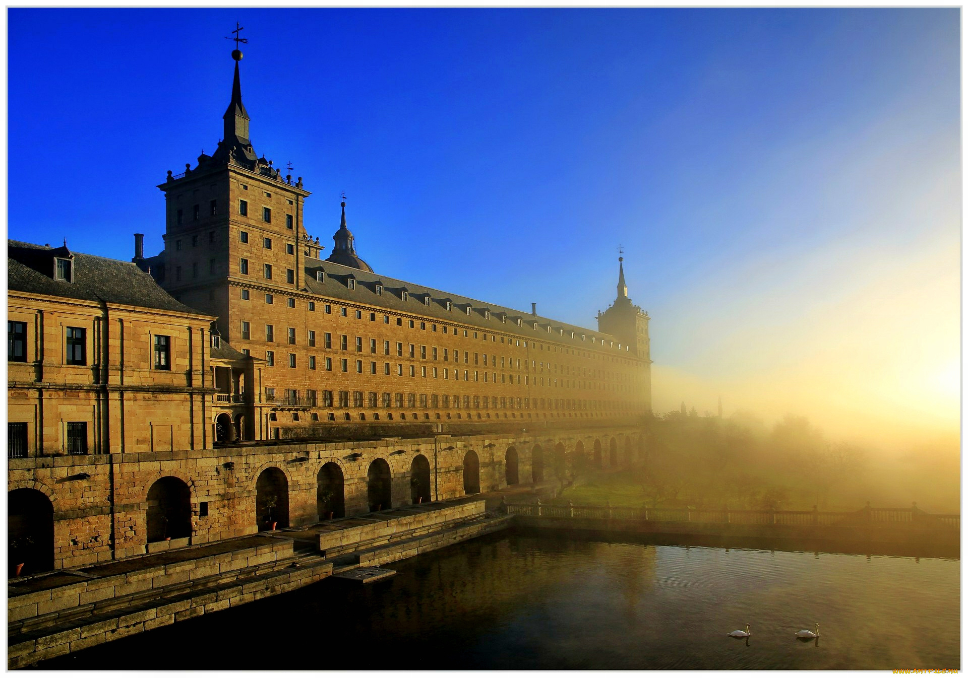 el, escorial, города, дворцы, замки, крепости, озеро, замок, туман, рассвет