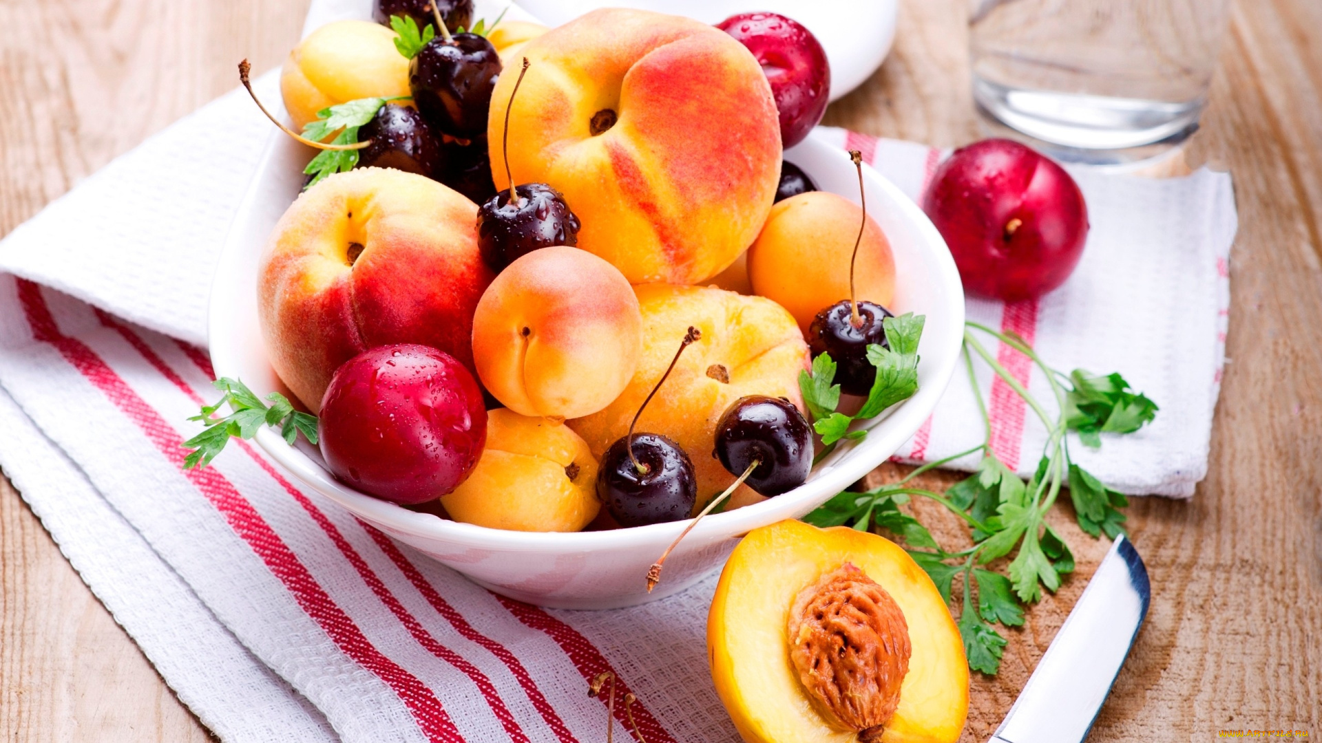 еда, фрукты, , ягоды, персики, сливы, черешня, петрушка
