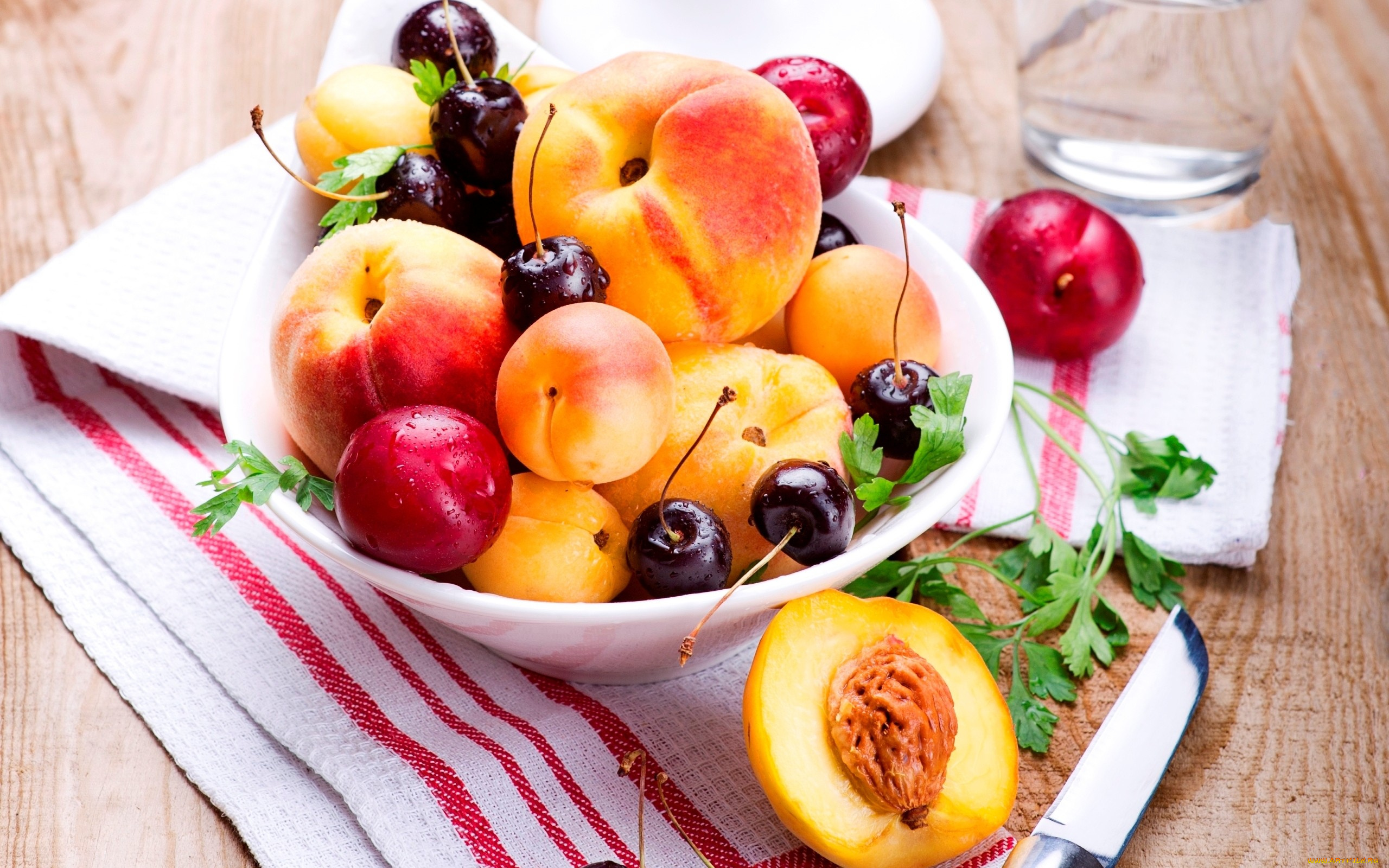 еда, фрукты, , ягоды, персики, сливы, черешня, петрушка