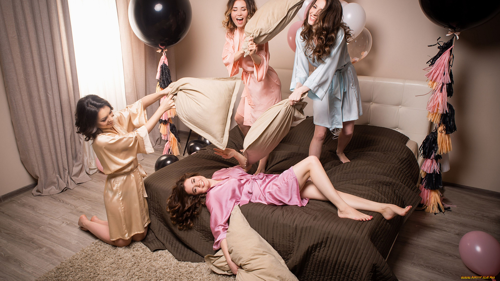 девушки, -unsort, , группа, девушек, диван, веселье, подушки, подруги, шары